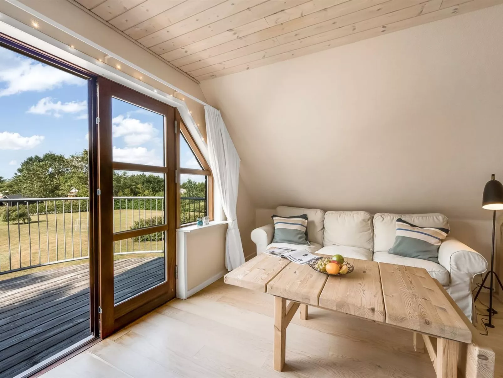 "Hendrina" - 250m to the fjord-Binnen