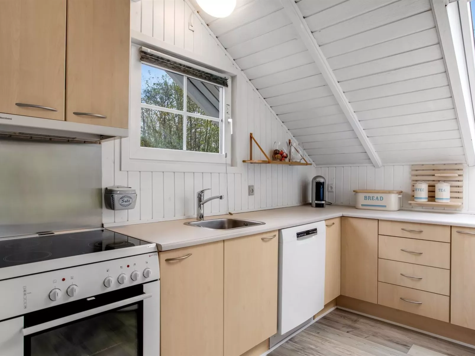 "Anu" - 300m to the fjord-Binnen