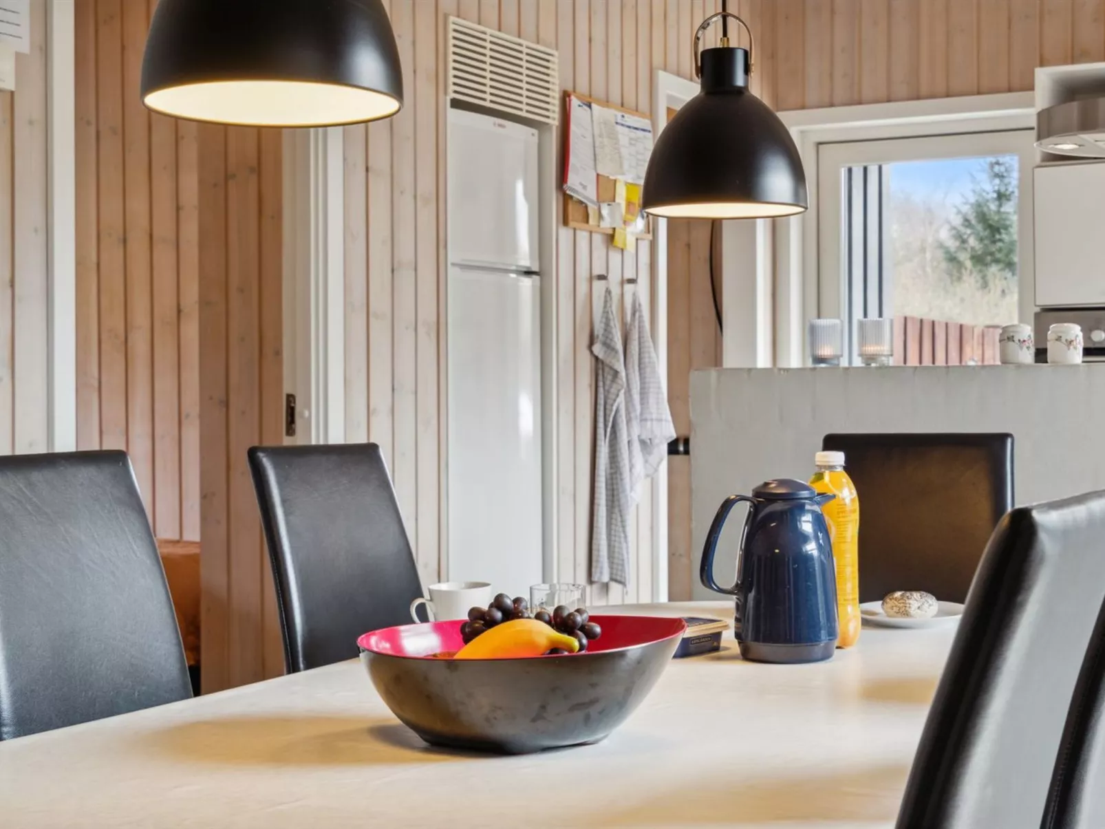 "Elif" - 30km from the sea-Binnen