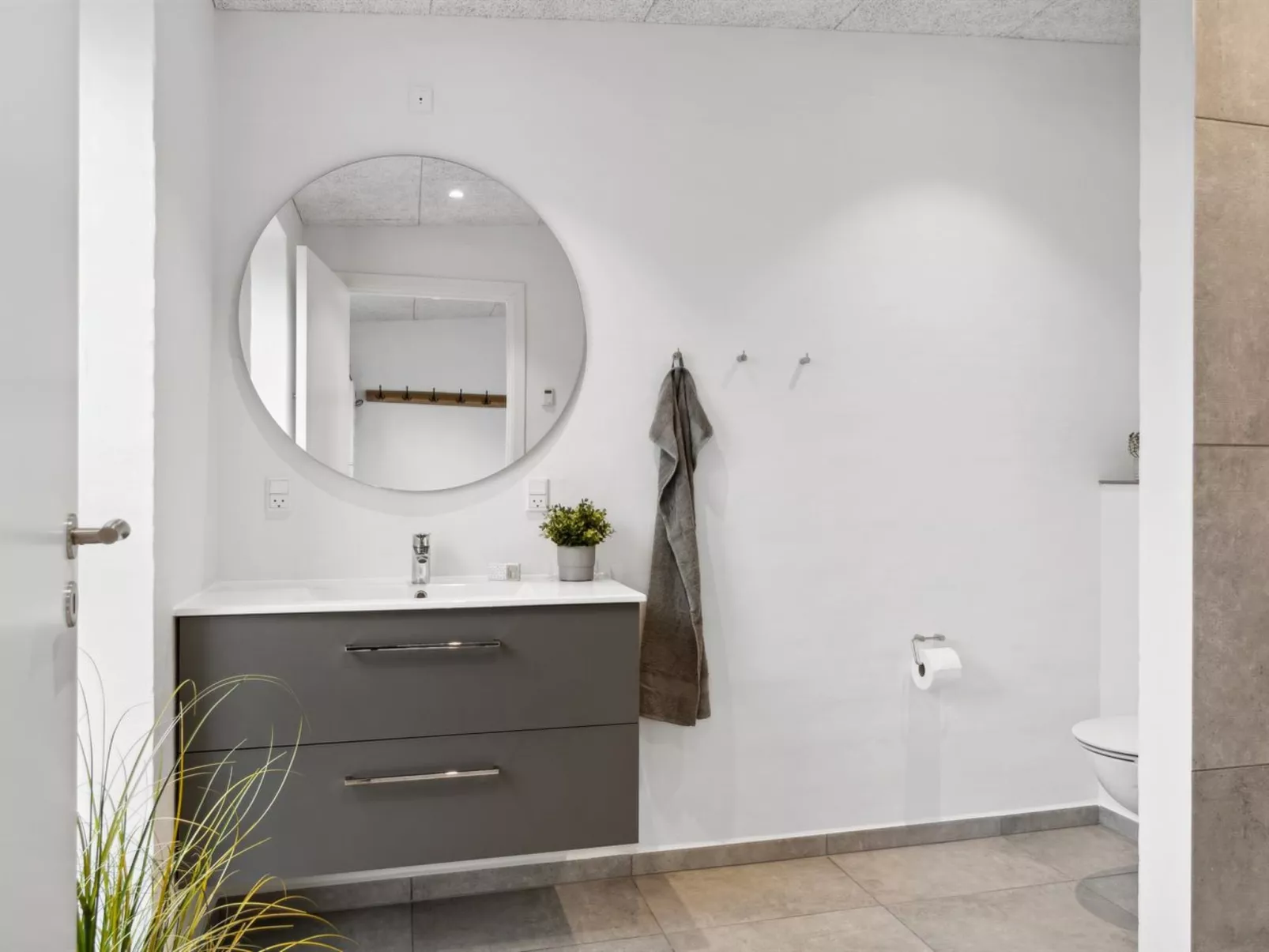 "Ann" - 1.3km from the sea-Binnen