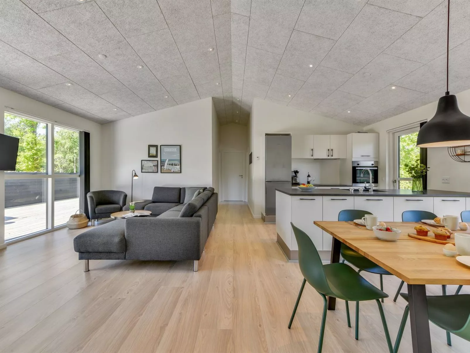 "Merve" - 800m to the fjord-Binnen