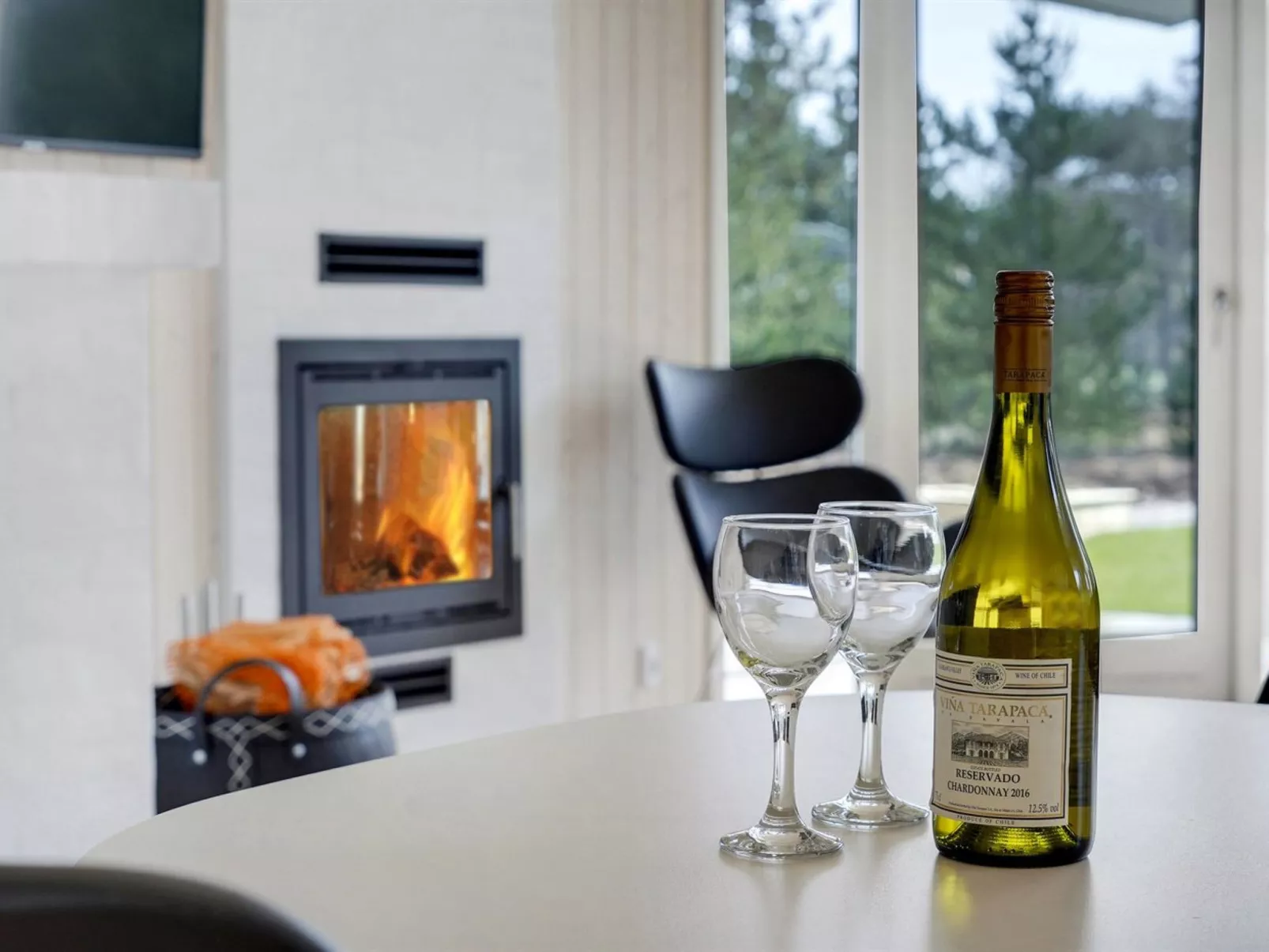 "Dior" - 1.4km from the sea-Binnen