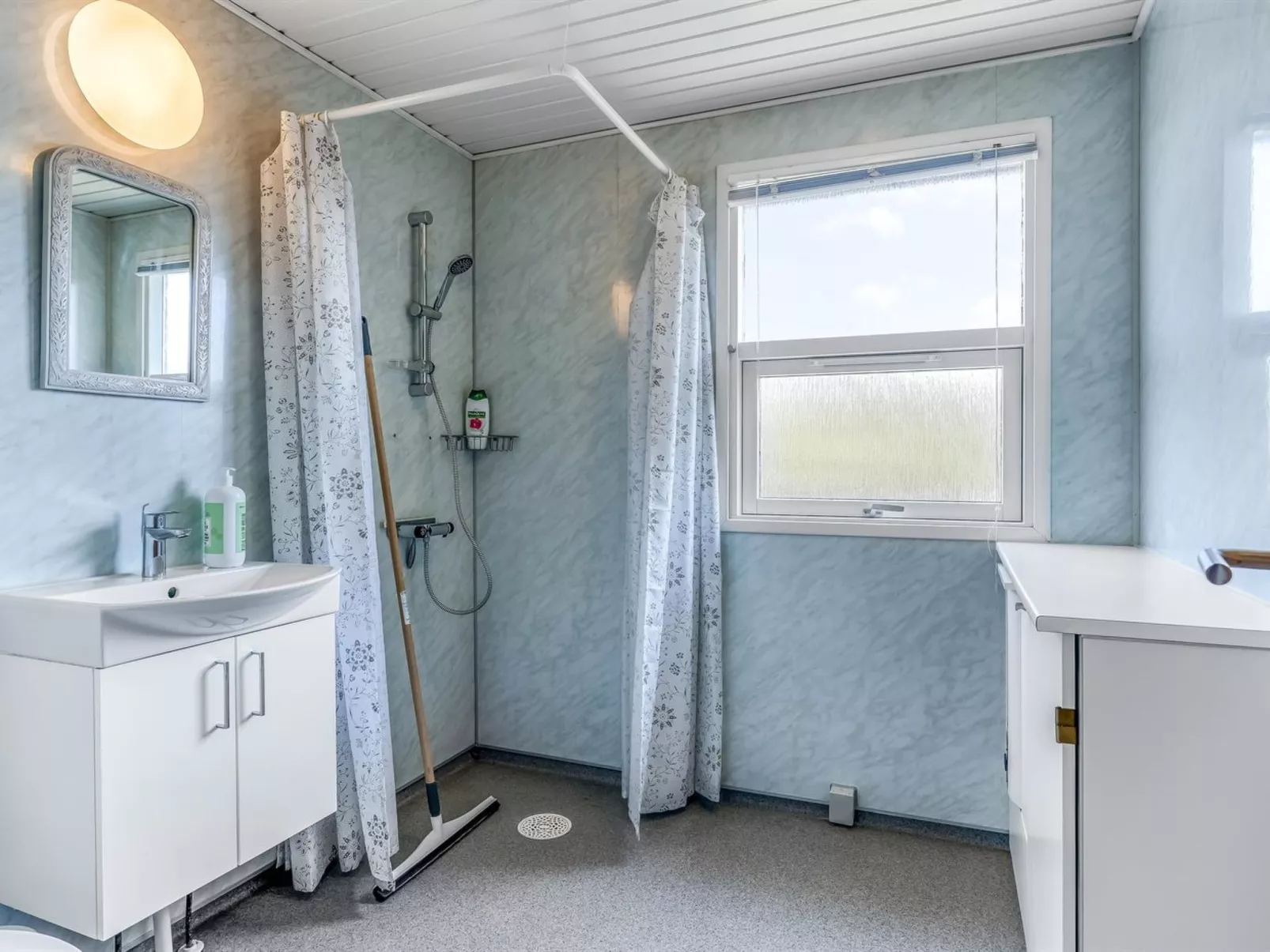 "Letje" - 500m from the sea-Binnen