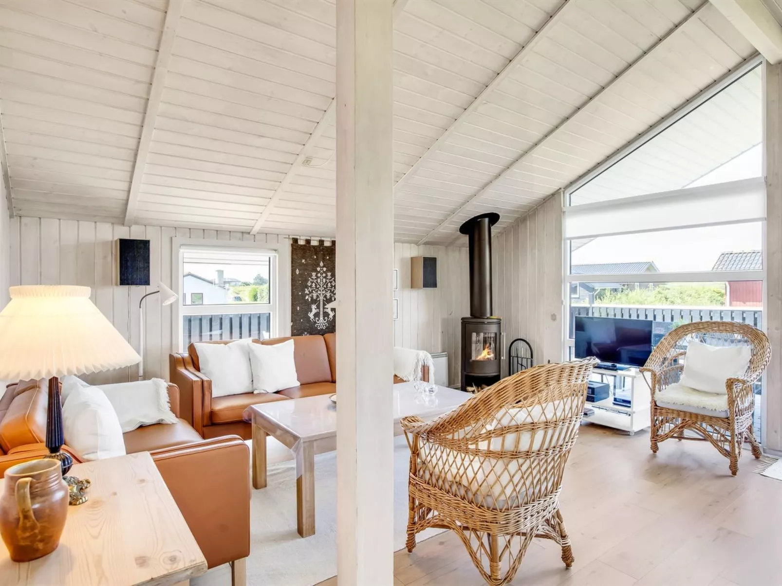 "Hariet" - 300m from the sea-Binnen