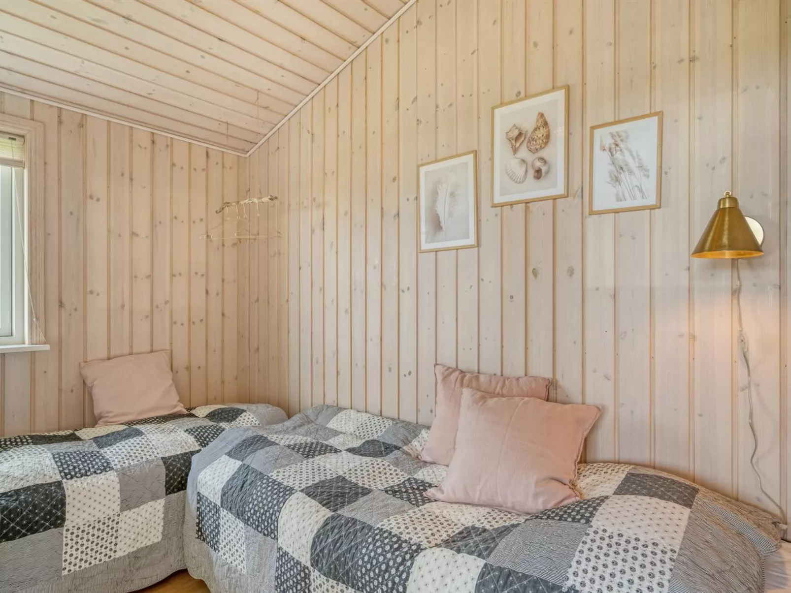 "Gedda" -  from the sea-Binnen