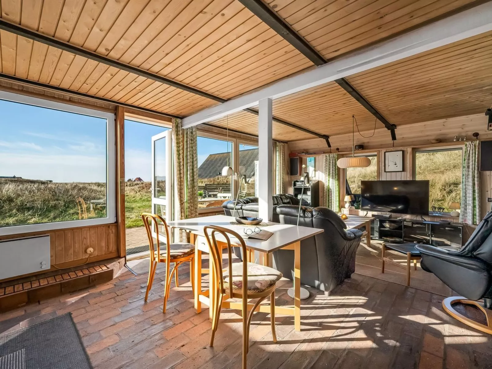 "Kurt" - 75m from the sea-Binnen