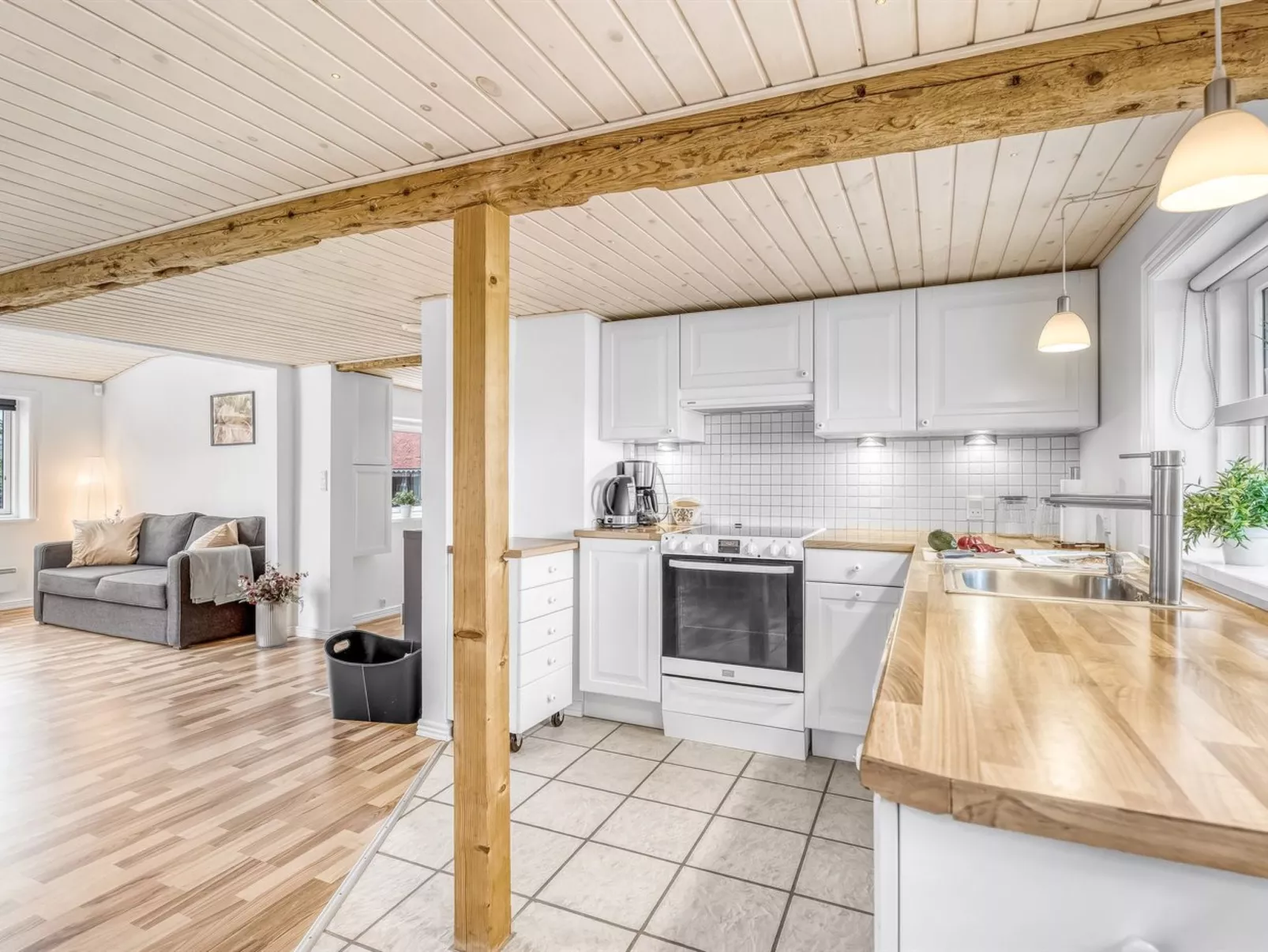 "Anneke" - 1.3km from the sea-Binnen