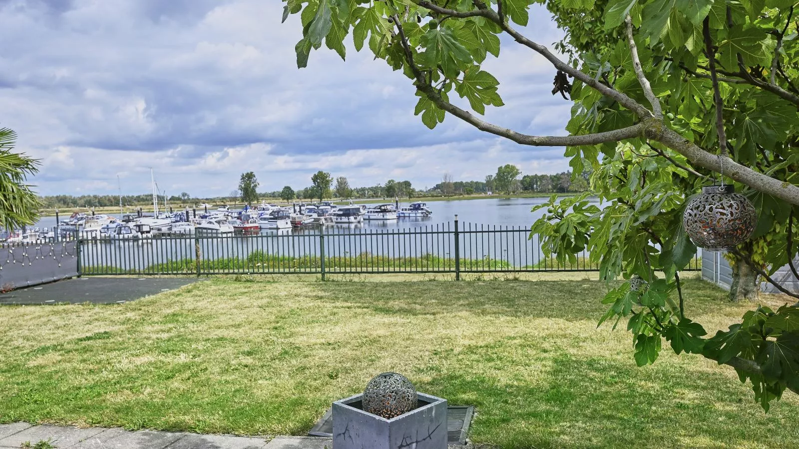 Maaszicht-Uitzicht zomer