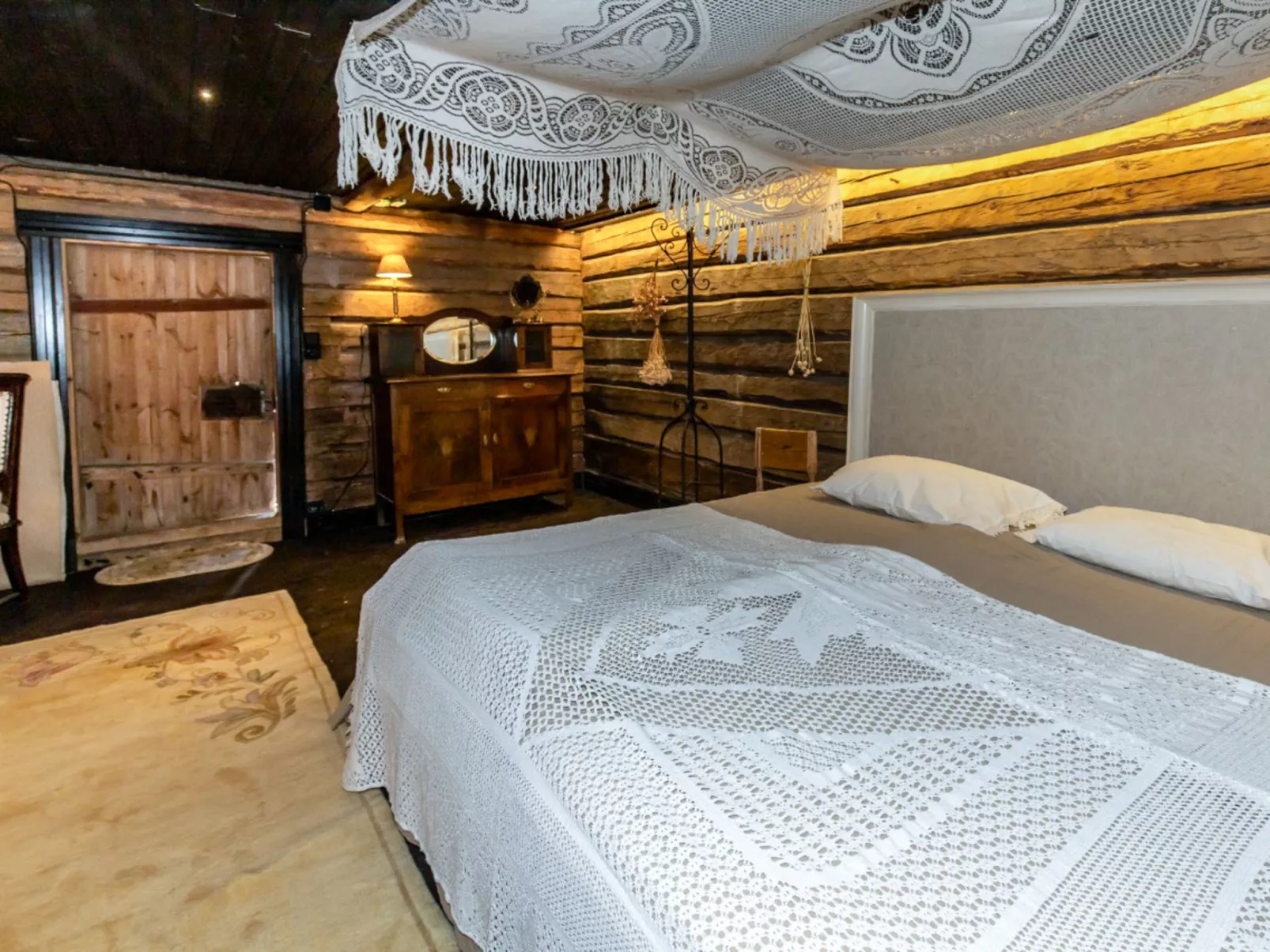 Päätalo, mökkilomat ja perhejuhlat-Binnen