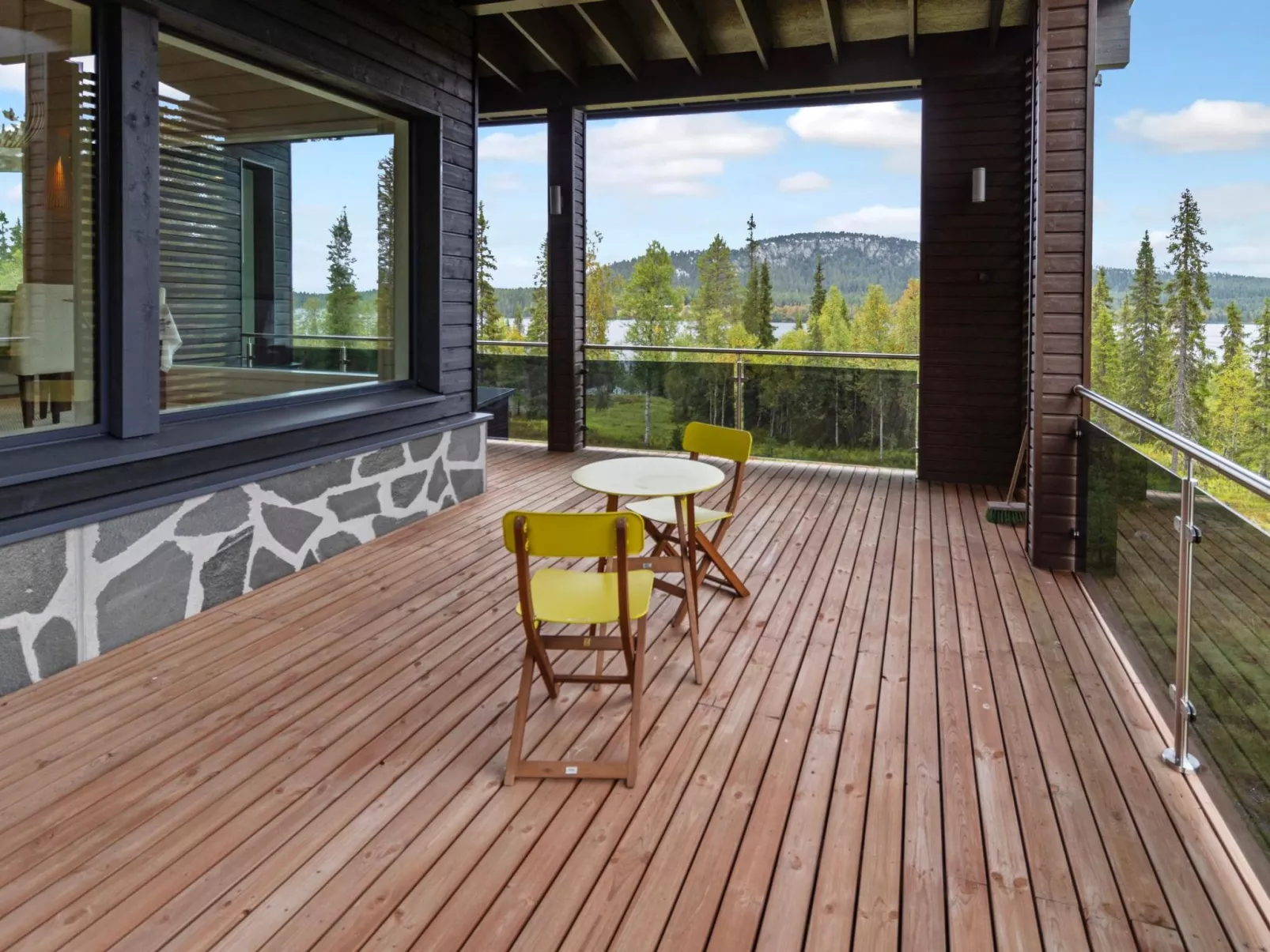 Holy lake chalet a-Binnen