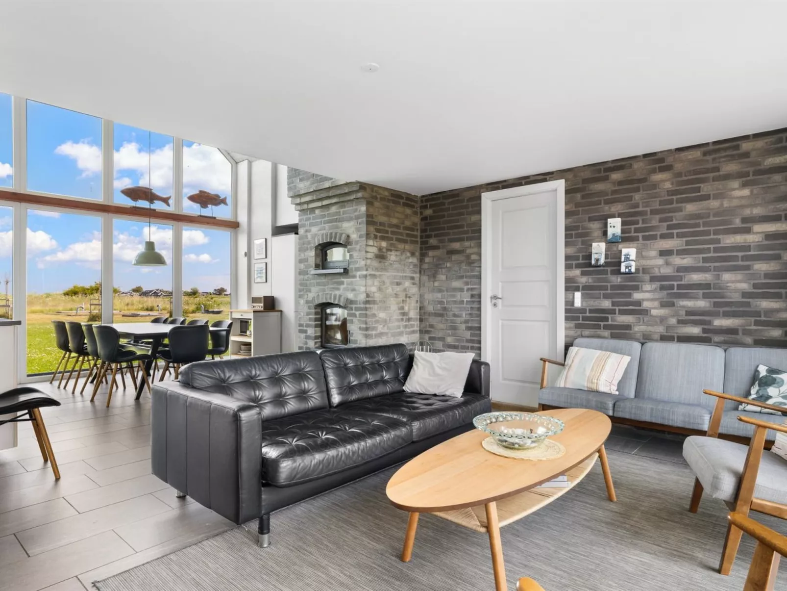 "Ung" - 460m from the sea-Binnen