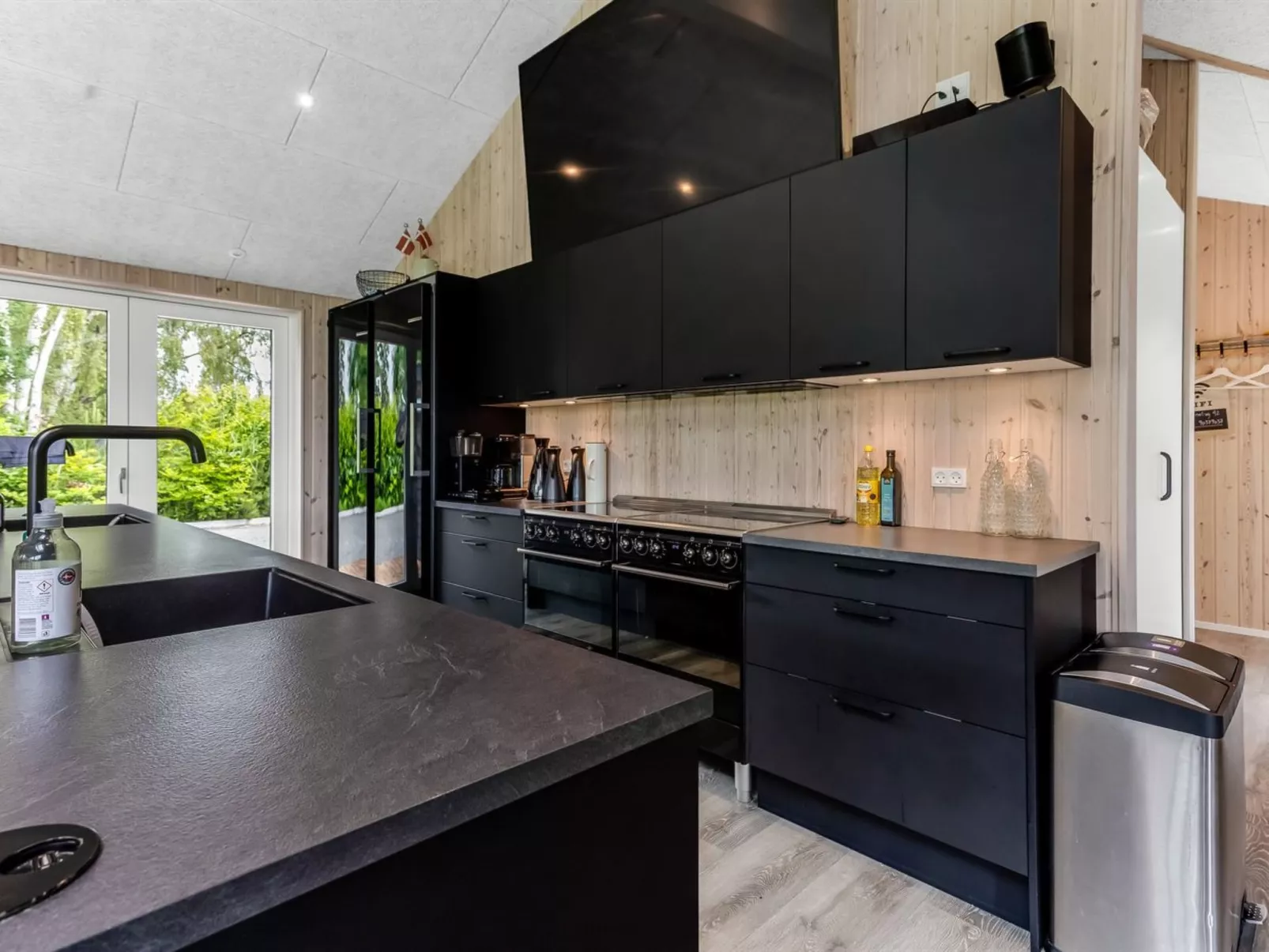 "Matild" - 400m from the sea-Binnen