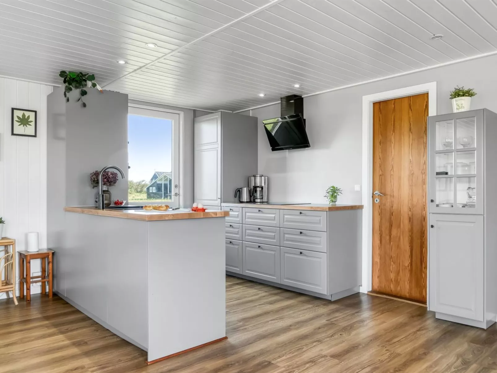 "Leonard" - 130m from the sea-Binnen