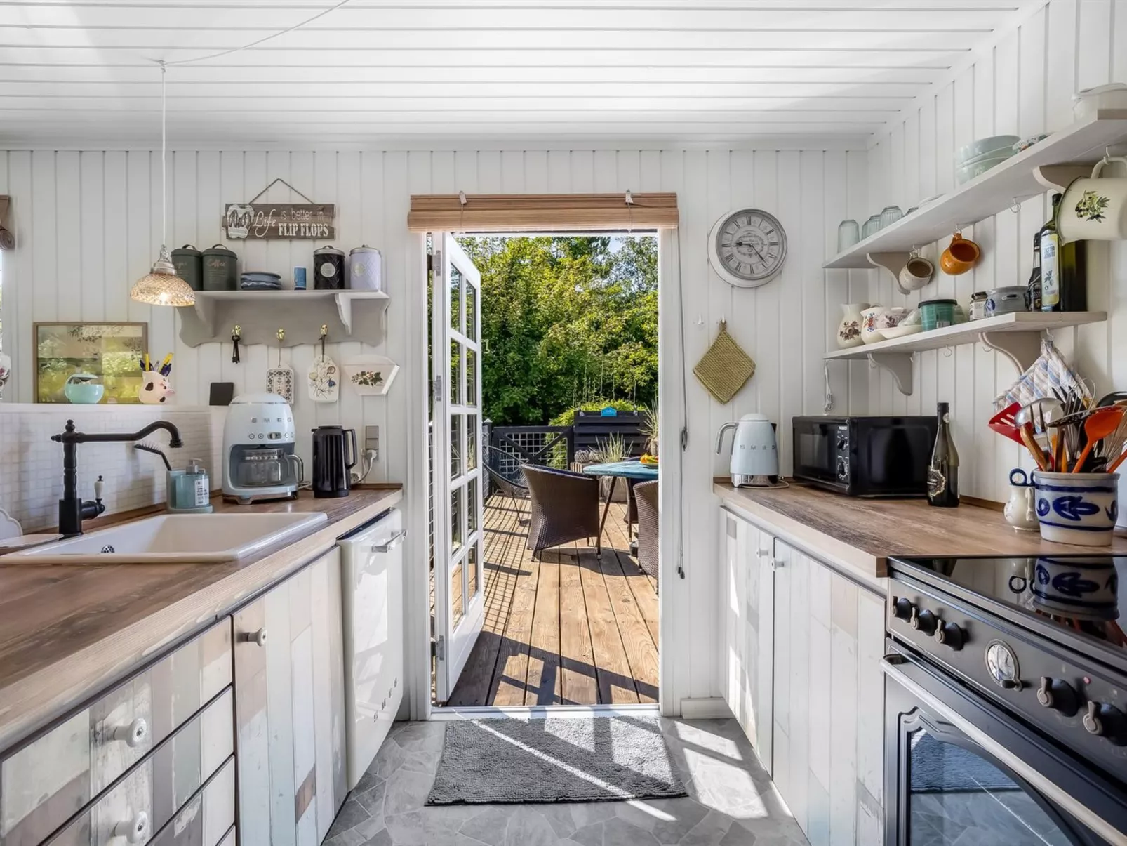 "Voitto" - 1km to the fjord-Binnen