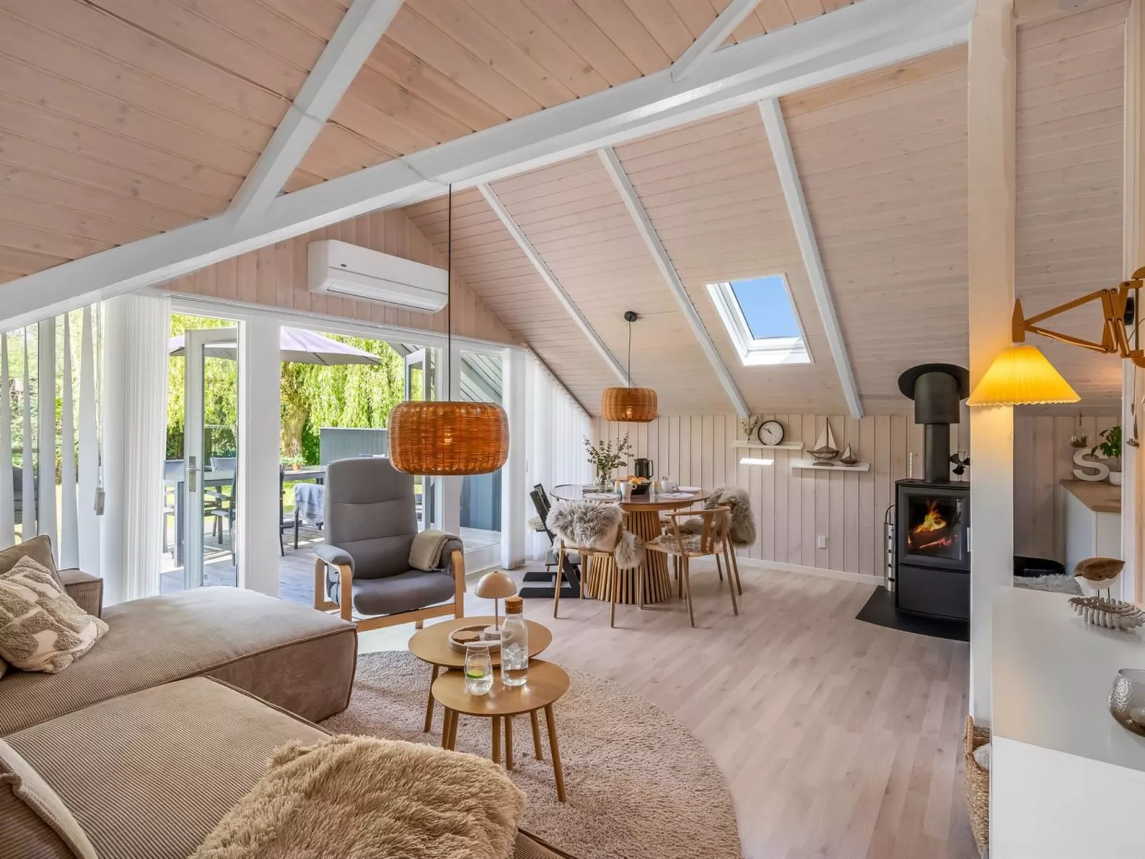 "Tara" - 450m from the sea-Binnen