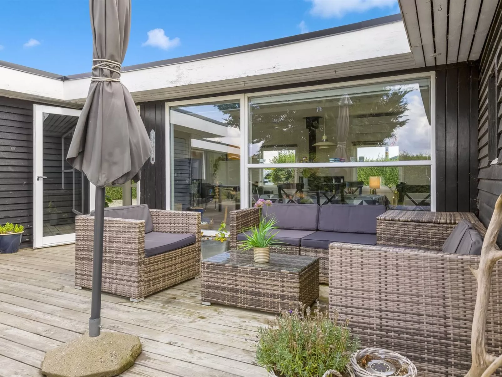 "Adia" - 500m from the sea-Buiten