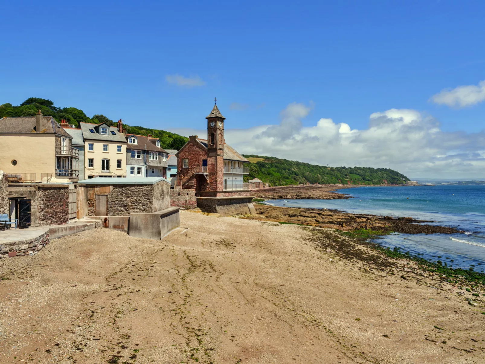 April Cottage-Binnen