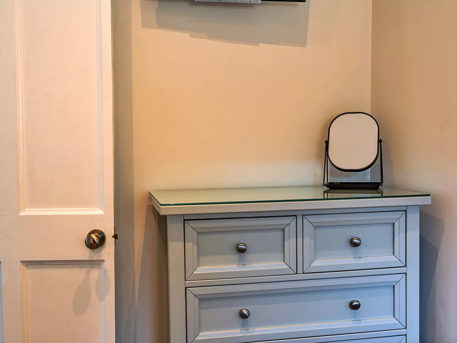 Potters Cottage-Binnen