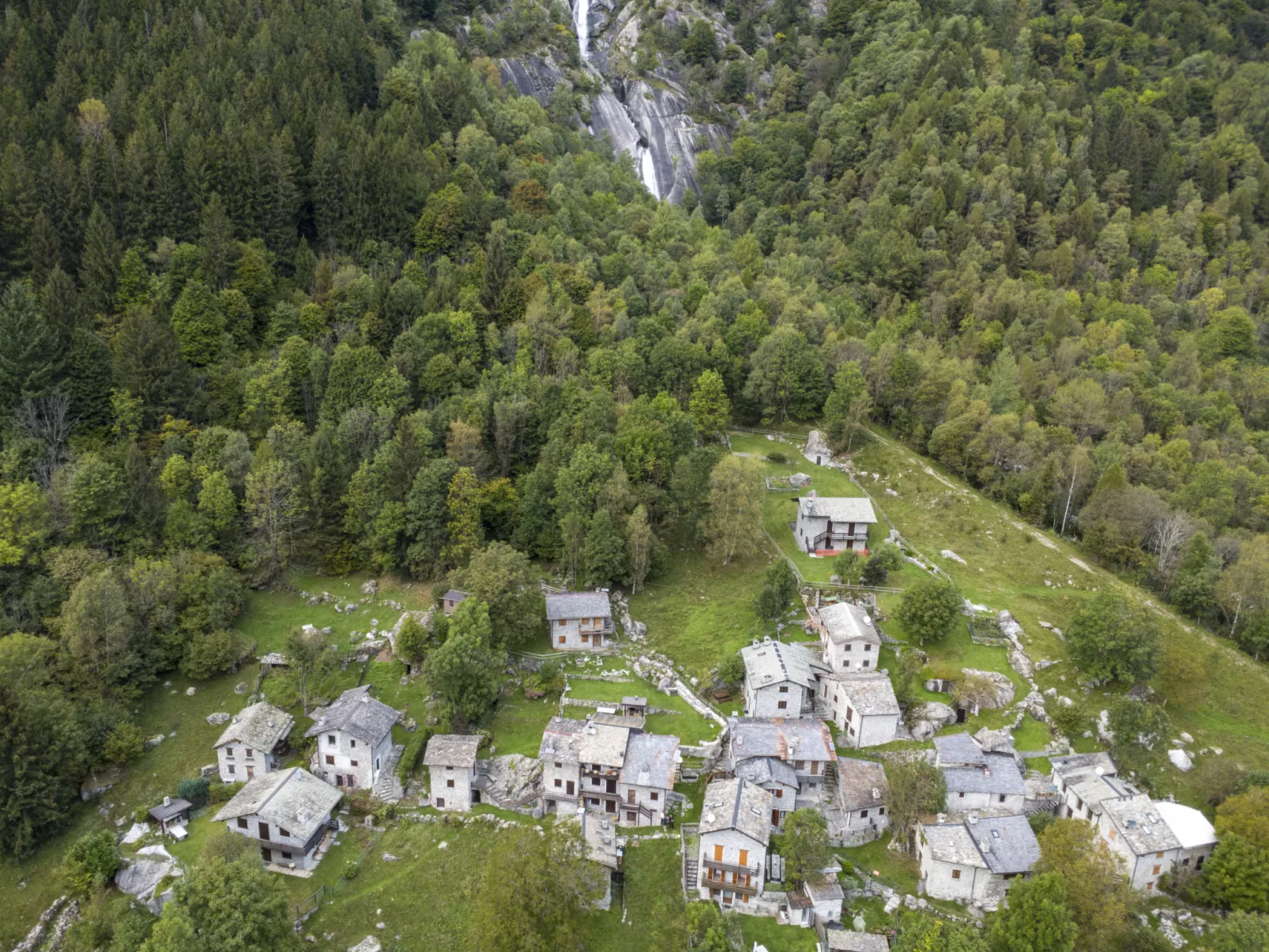 Val di Mello Mountain Flat-Buiten