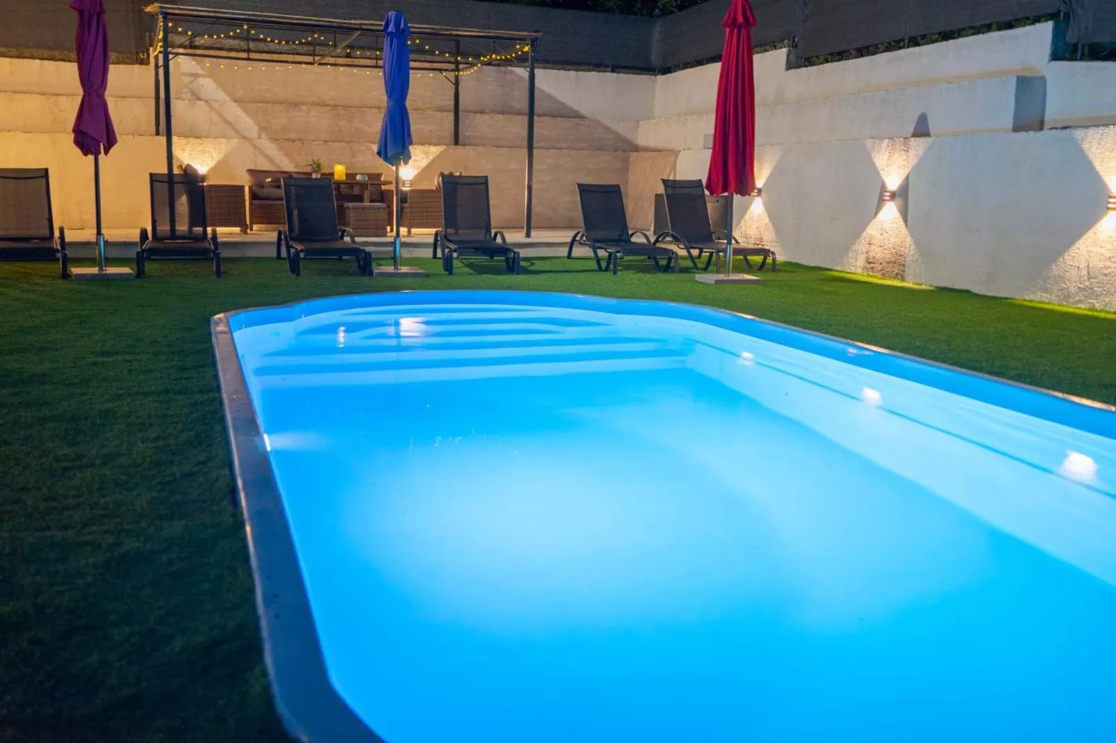 One-Bedroom Apartment (A4)-Zwembad