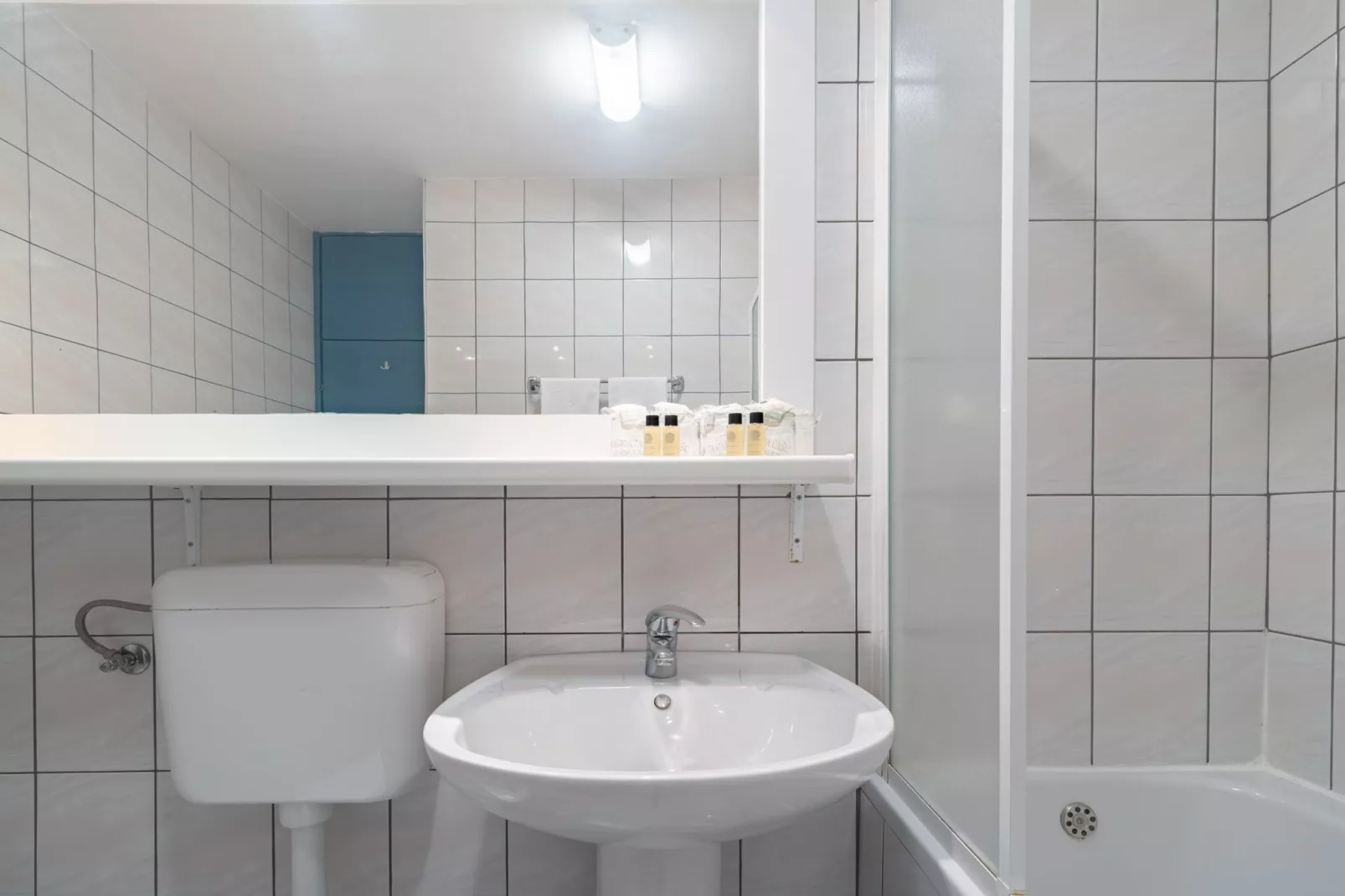 Hotel Issa - Double Room Sea View 3-Badkamer