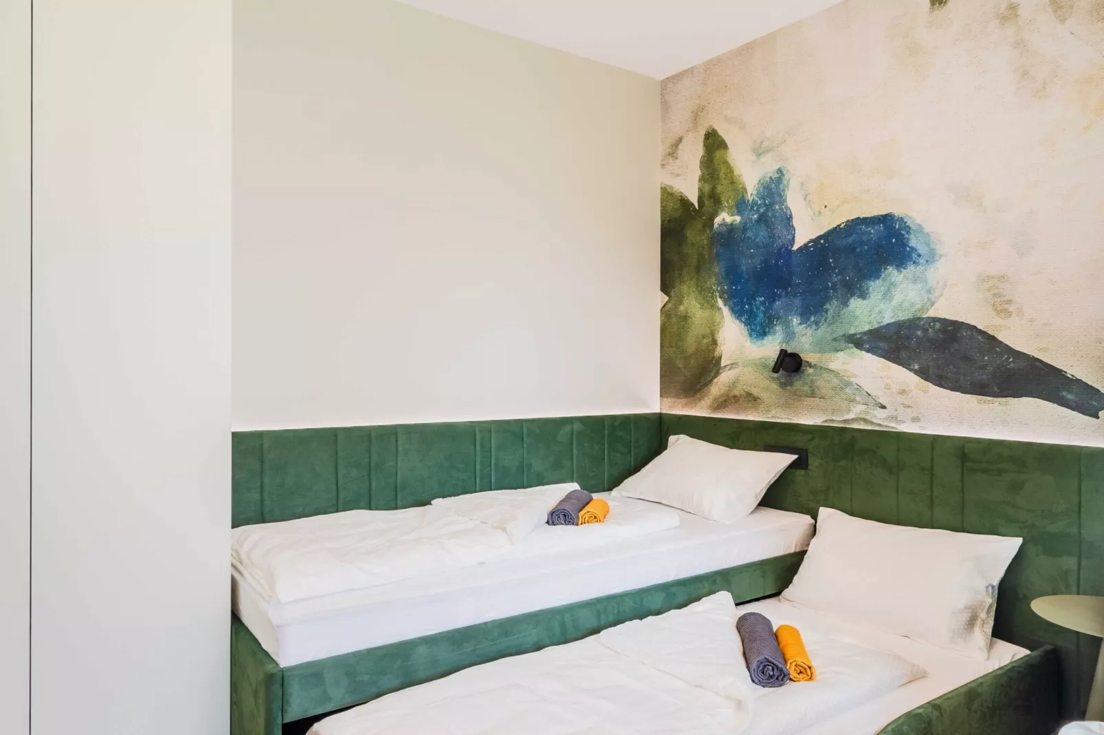 Bovec Chic Apartment with Sauna - One Bedroom Apartment with Balcony-Slaapkamer