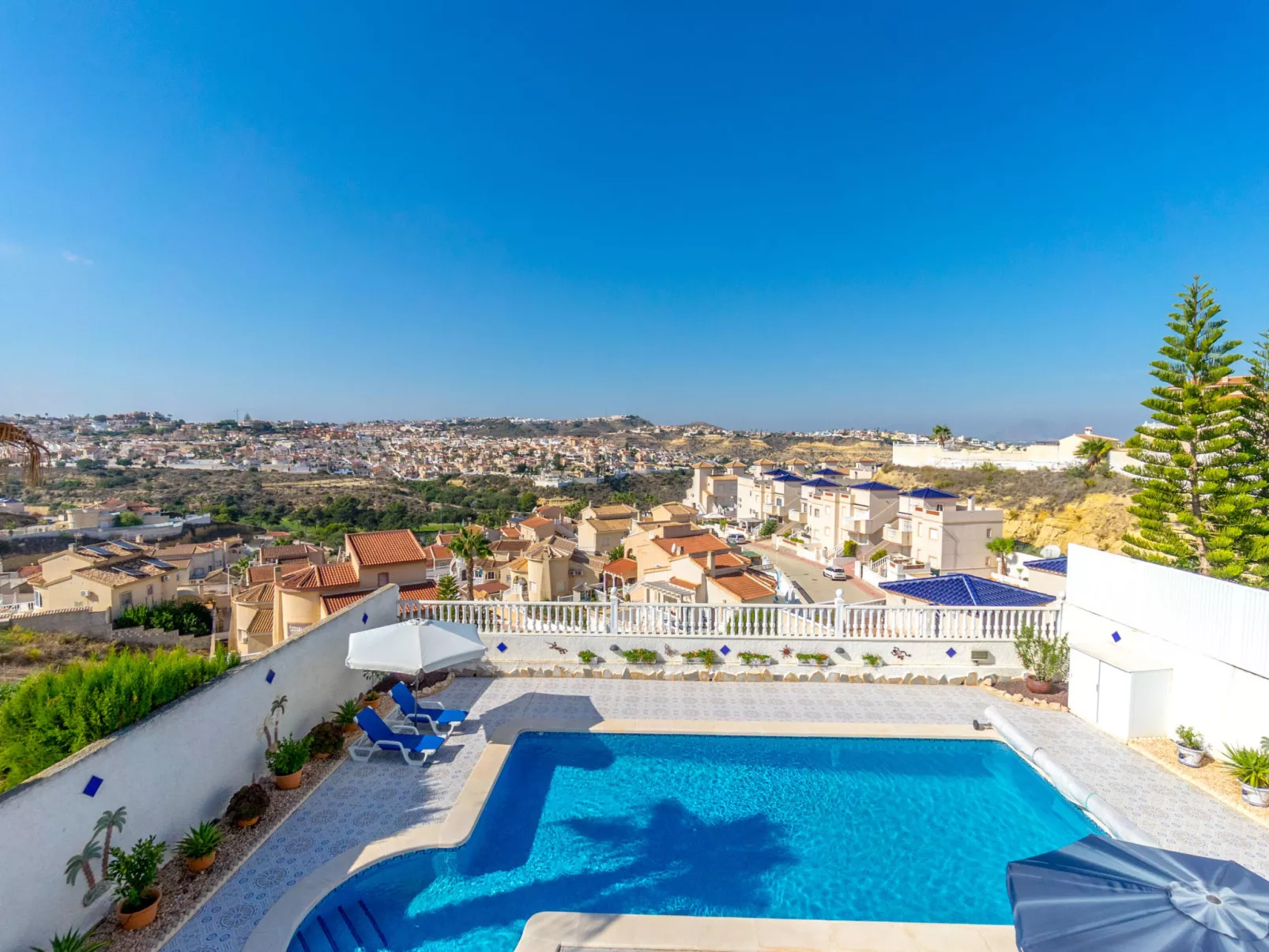 Villa Recorral-Buiten