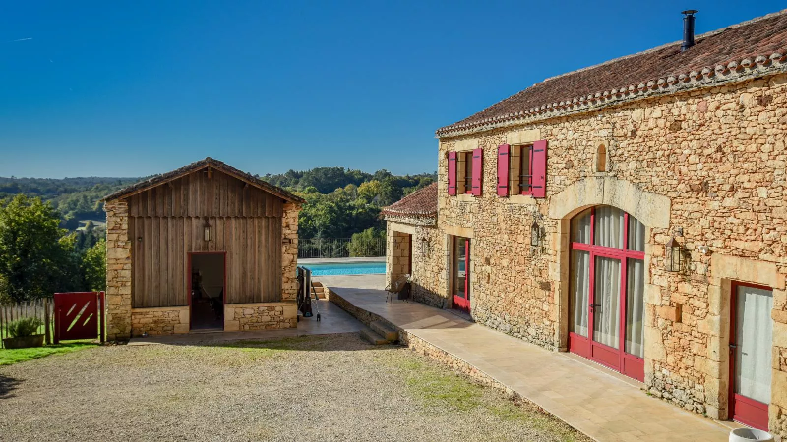 Gite Constantin-Buitenkant zomer