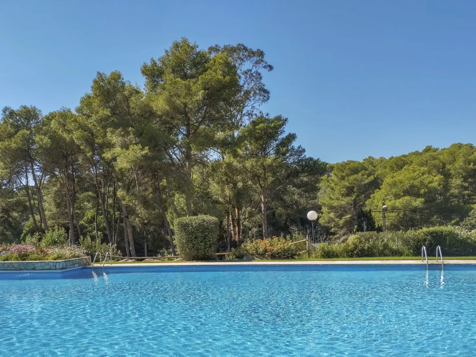 Sol Pins Tamariu-Buiten