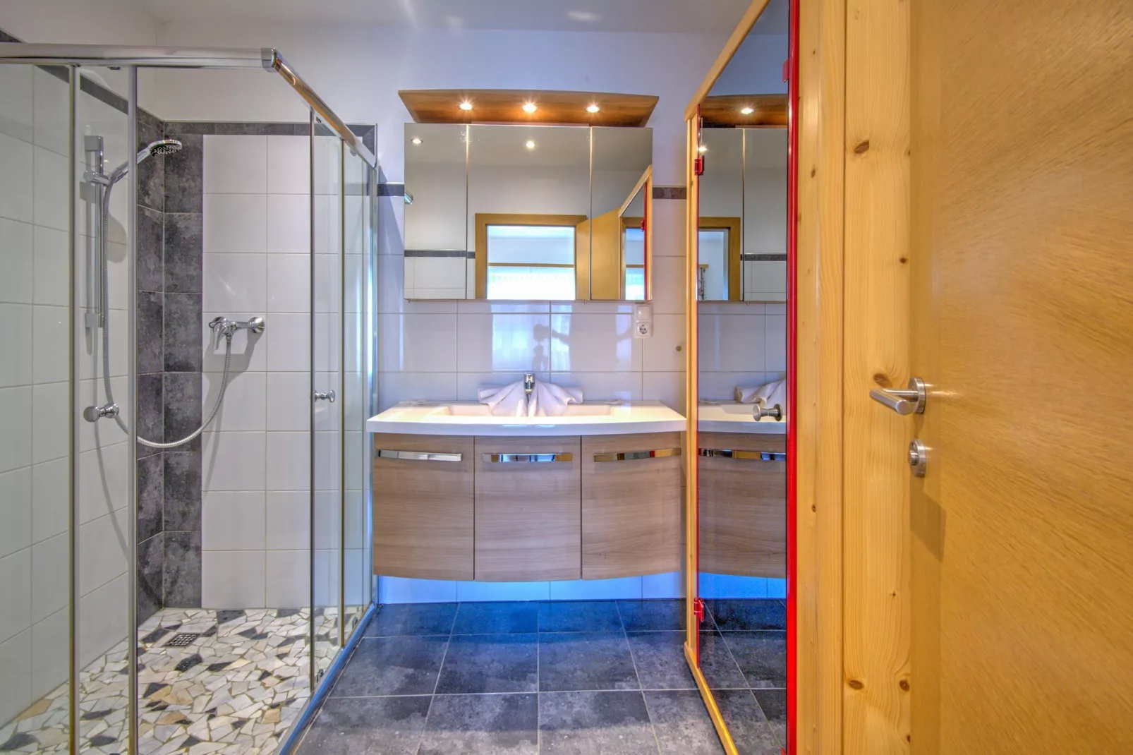 Vicky Apartment Top 9 - Badkamer