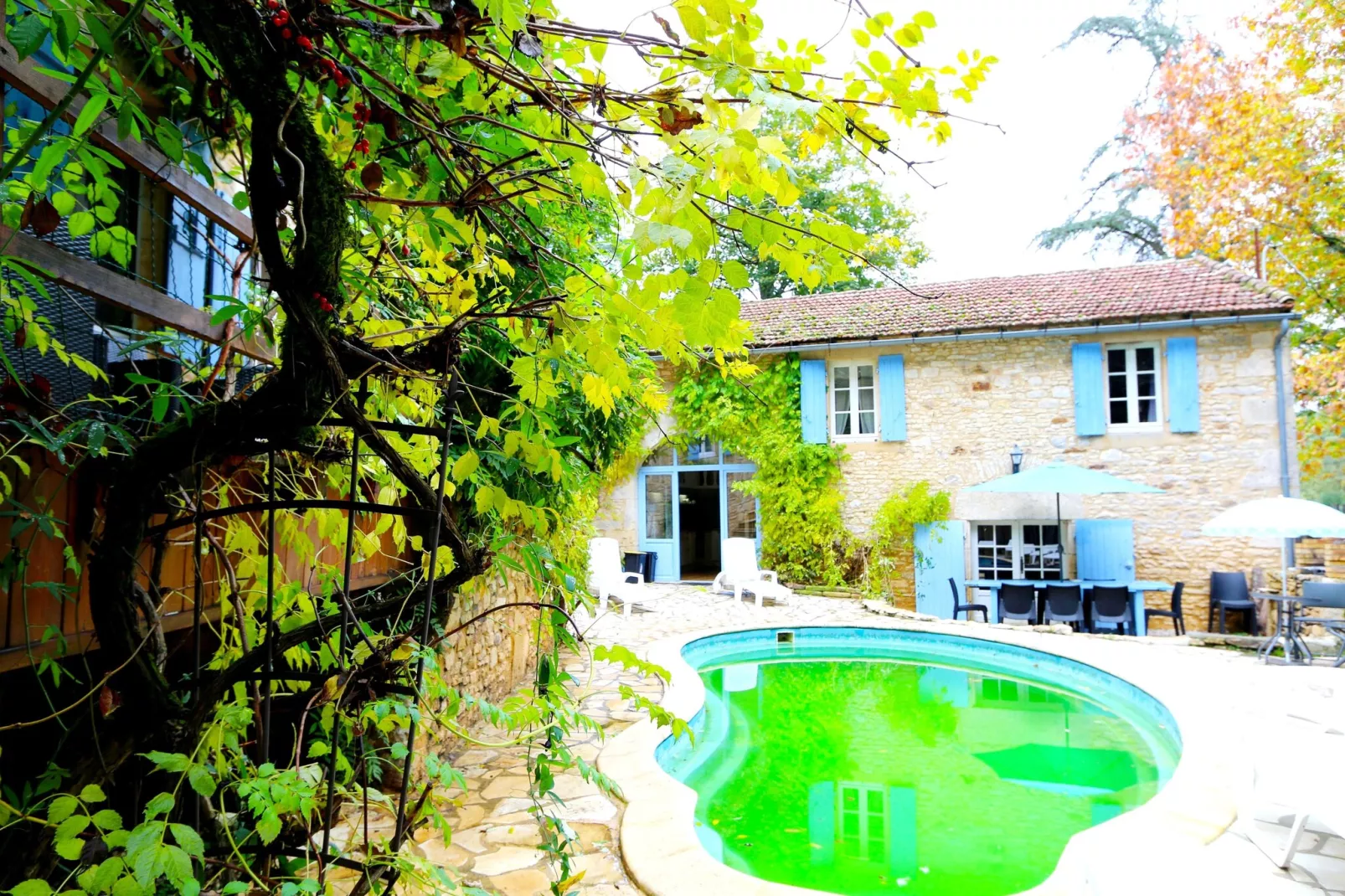 Gite Traban Bas-Buitenkant zomer