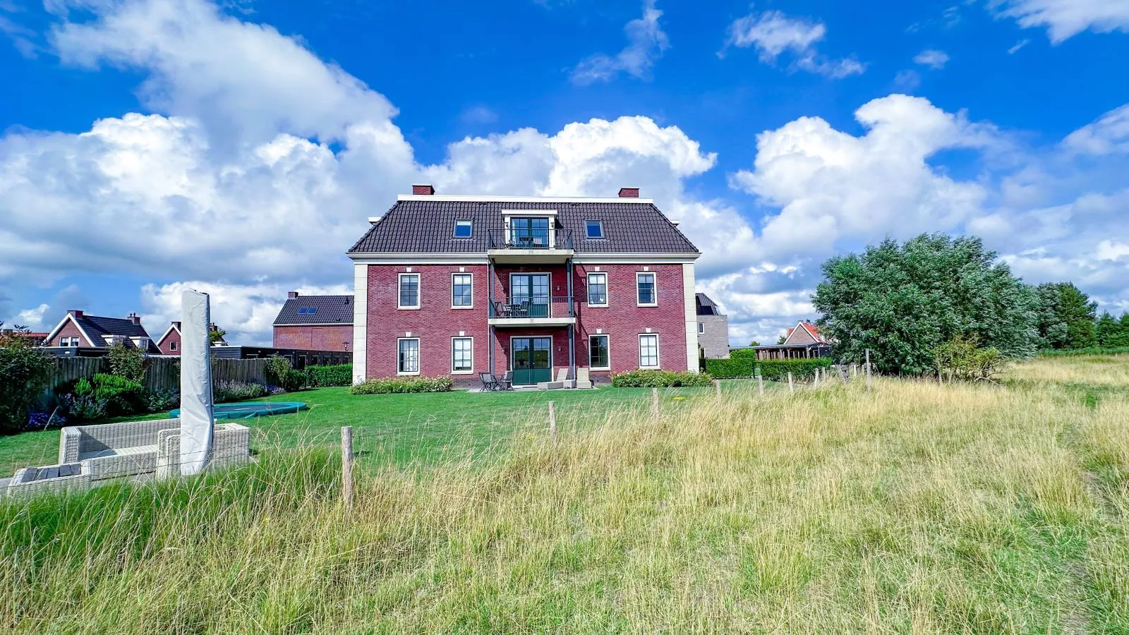 SeaLuxe Residence 27C-Buitenkant zomer