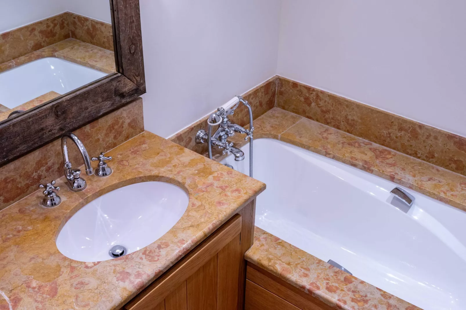 NL-48-CRISTAUX-Badkamer