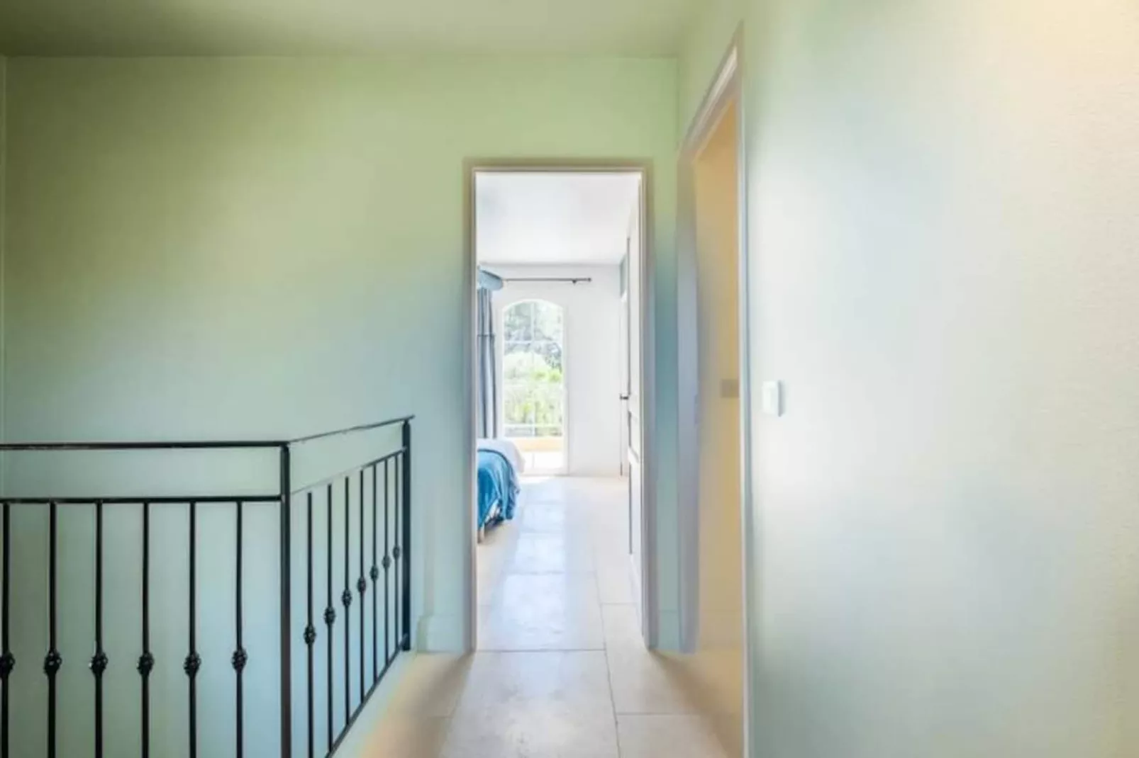 Résidence Bijou De 280m2 Et Piscine à Débordement Au Calme Absolu-Niet-getagd