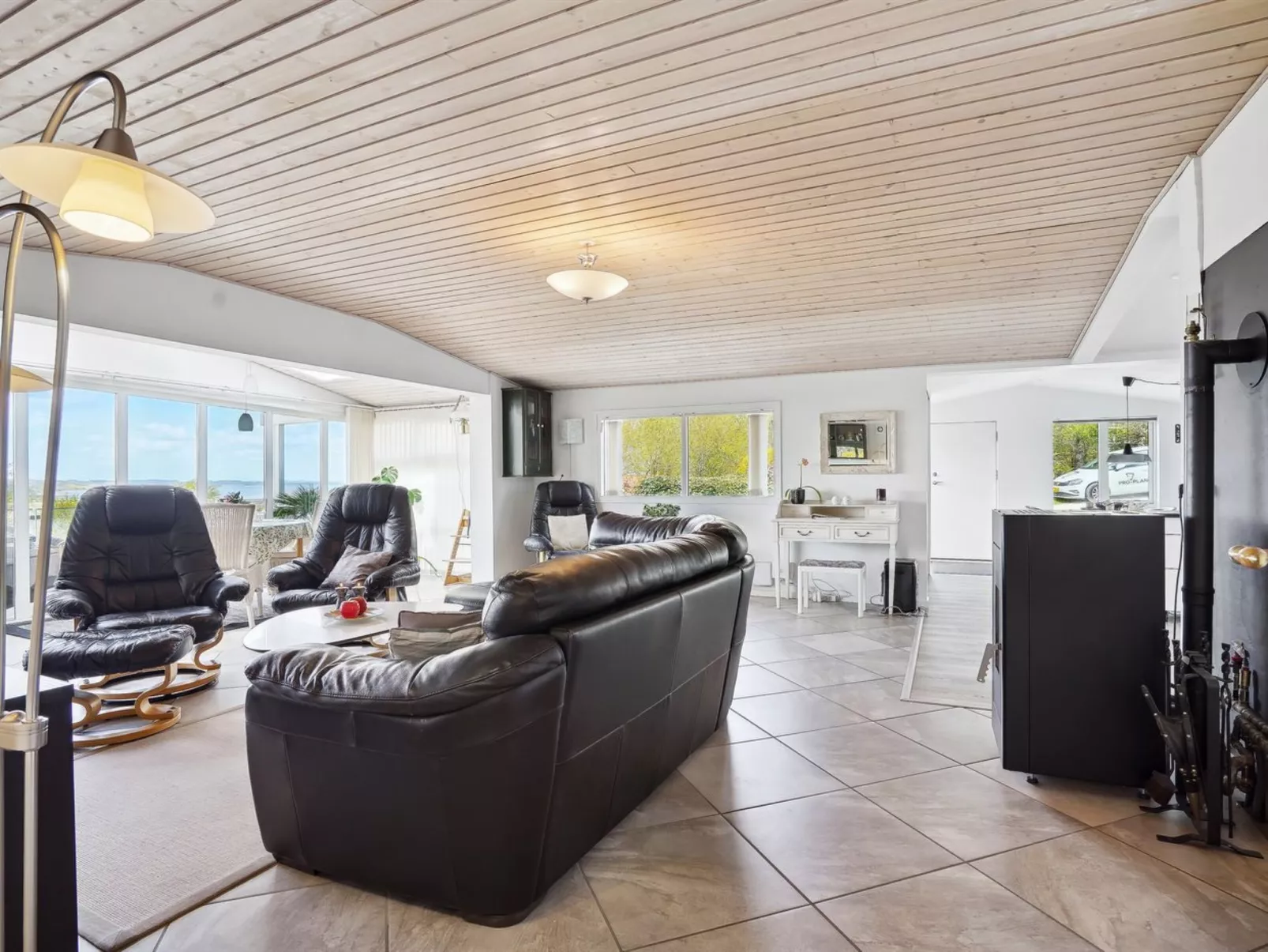 "Annabeth" - 300m to the fjord-Buiten