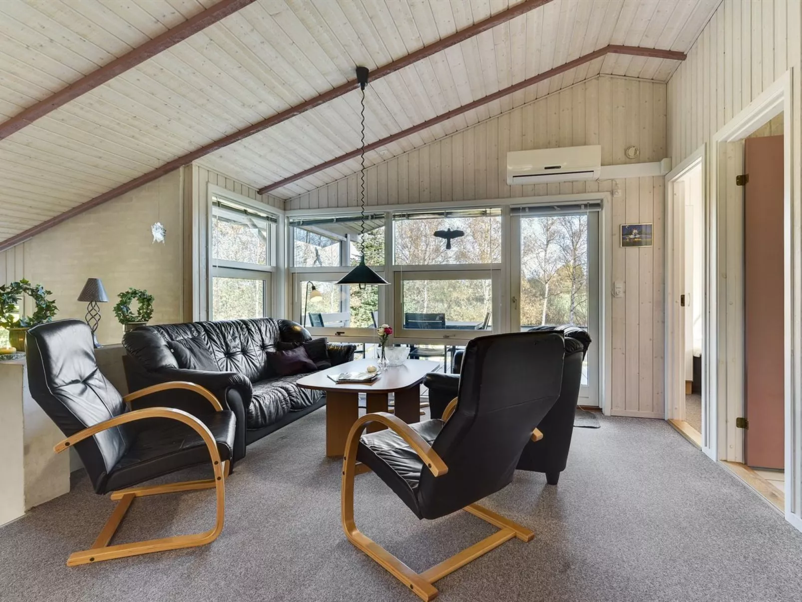 "Roel" - 500m from the sea-Binnen