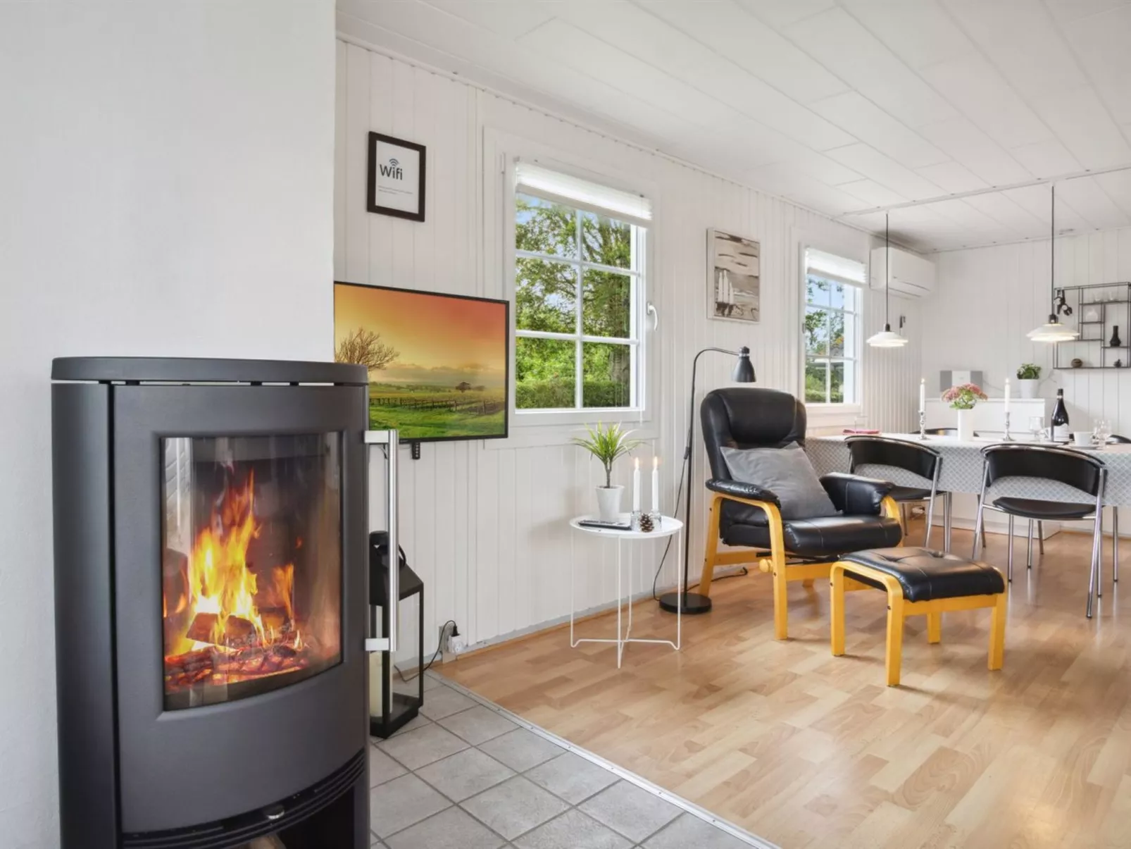 "Haralda" - 300m from the sea-Binnen