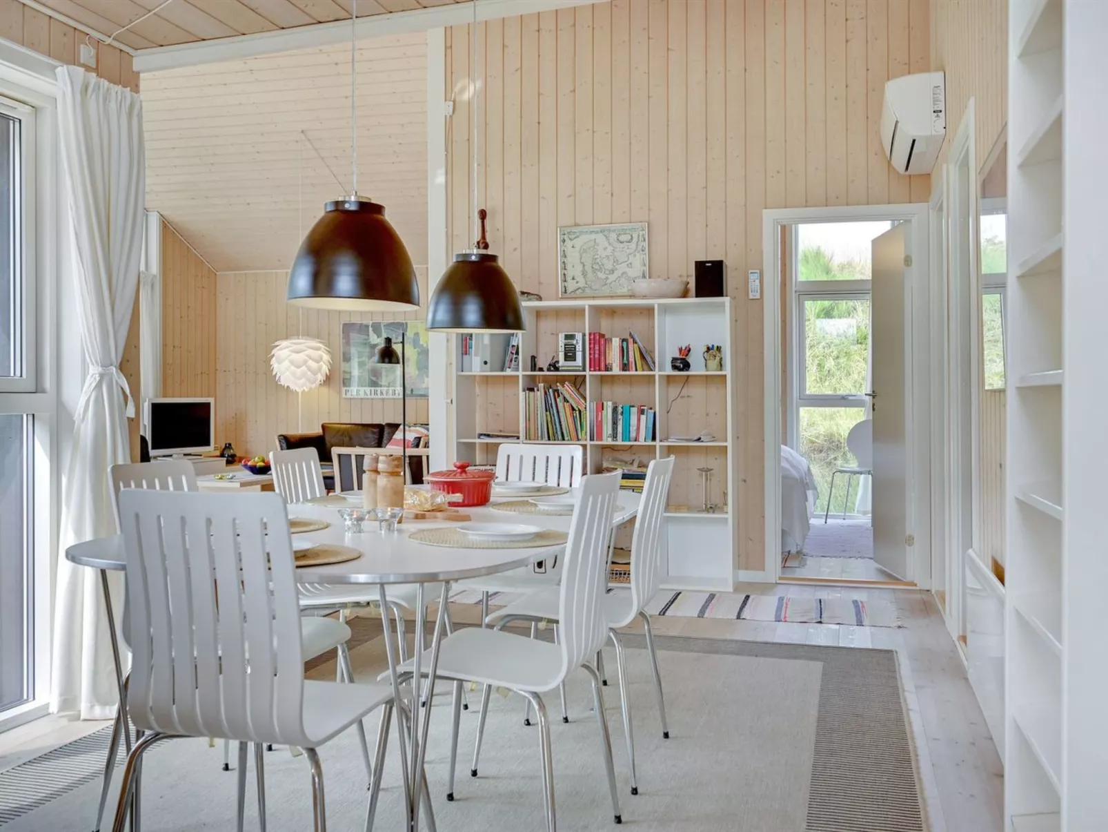 "Asvalde" - 150m from the sea-Binnen