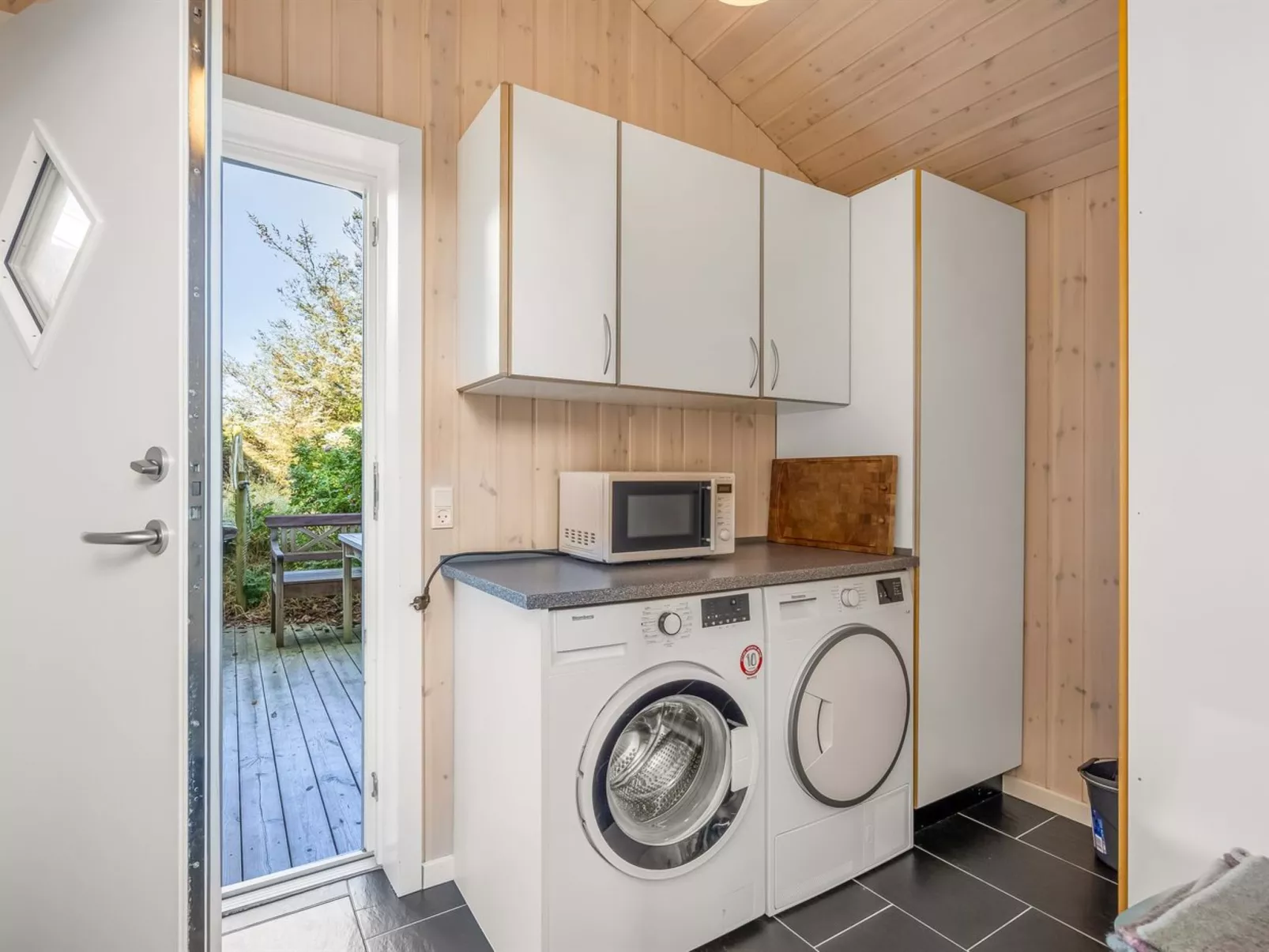 "Elna" - 400m from the sea-Binnen