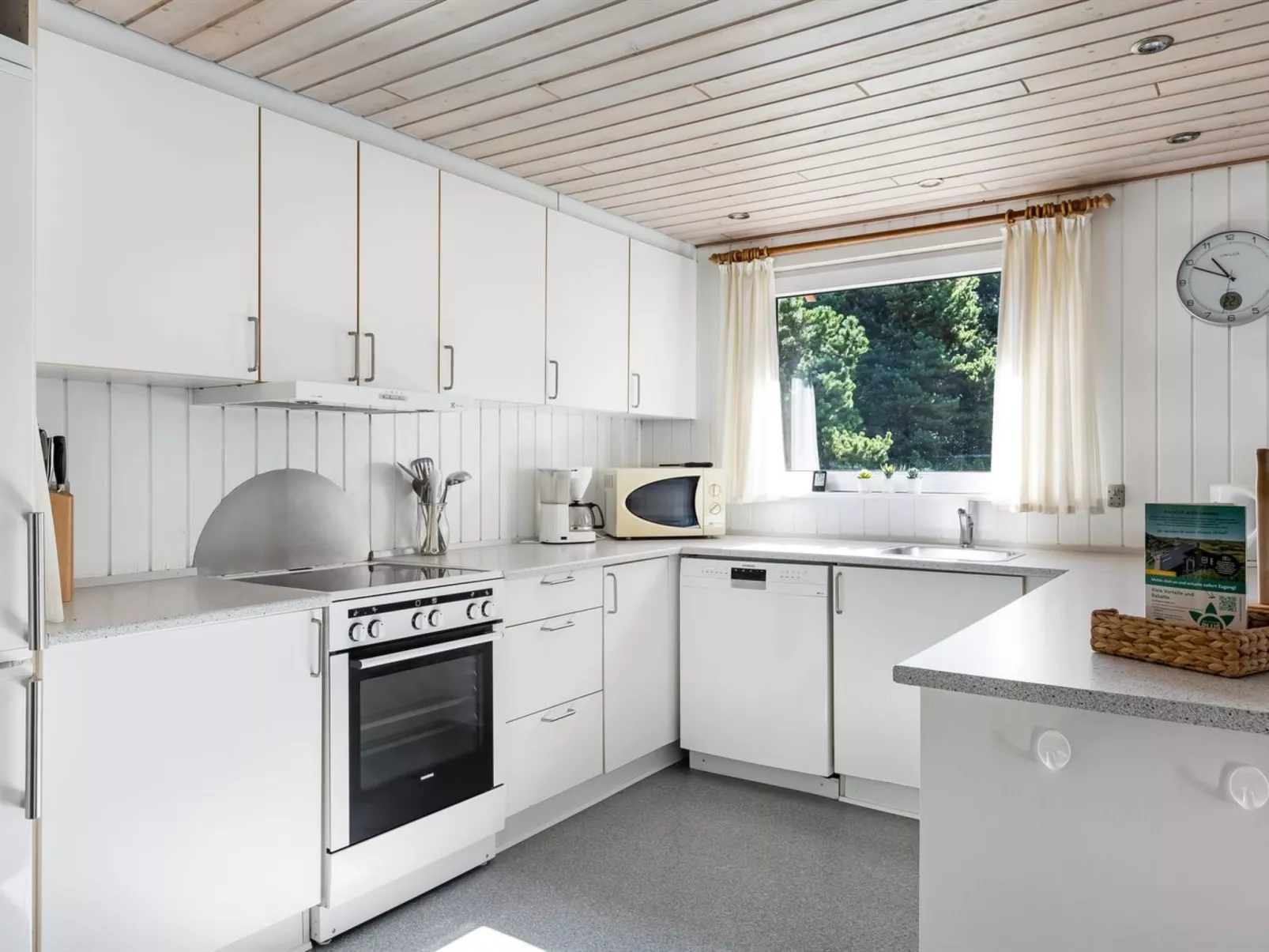 "Maija" - 1.4km from the sea-Binnen