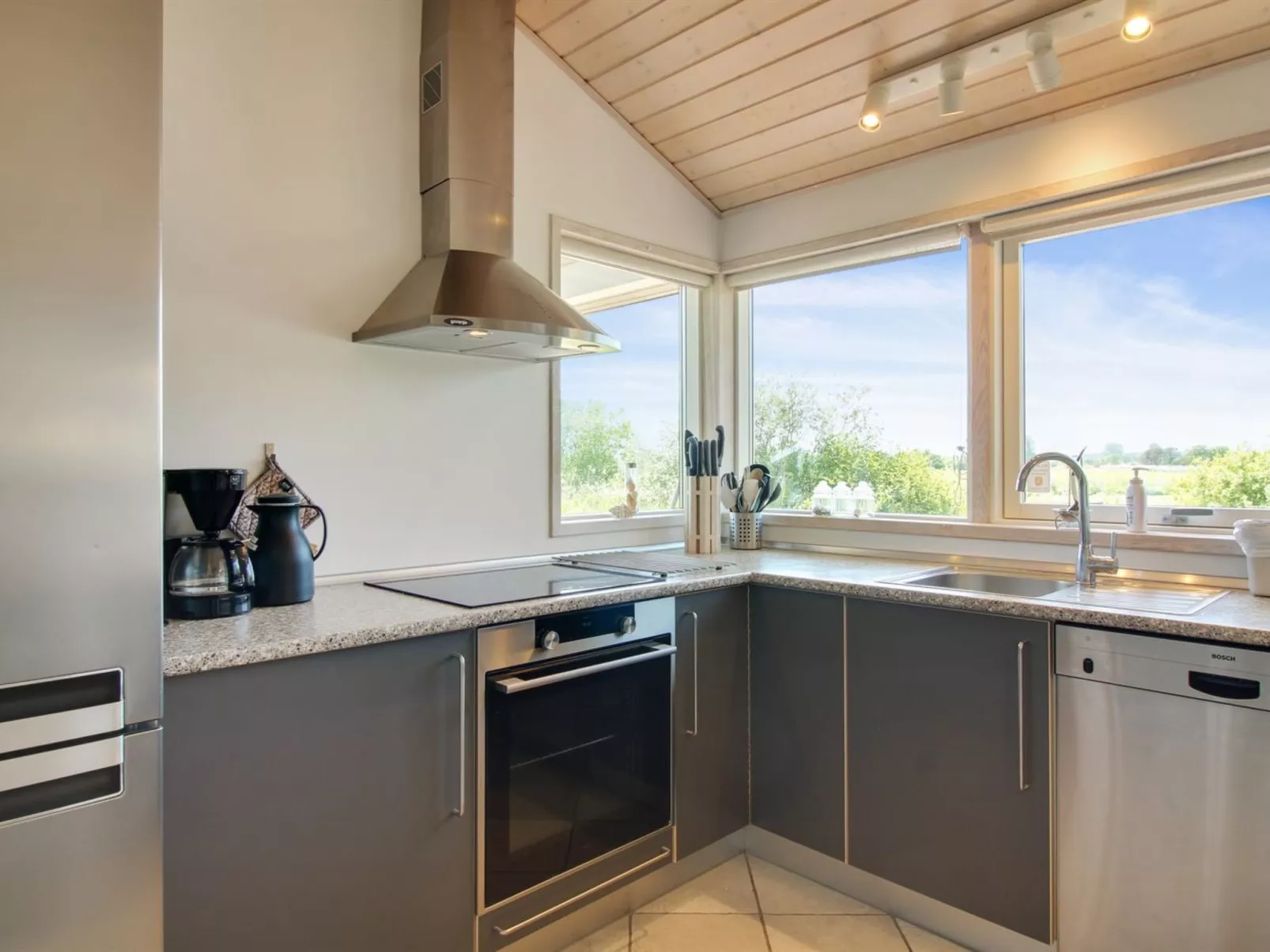 "Hampus" - 500m from the sea-Binnen