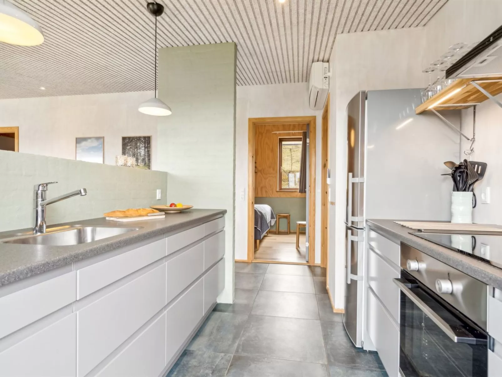 "Eila" - 400m from the sea-Binnen