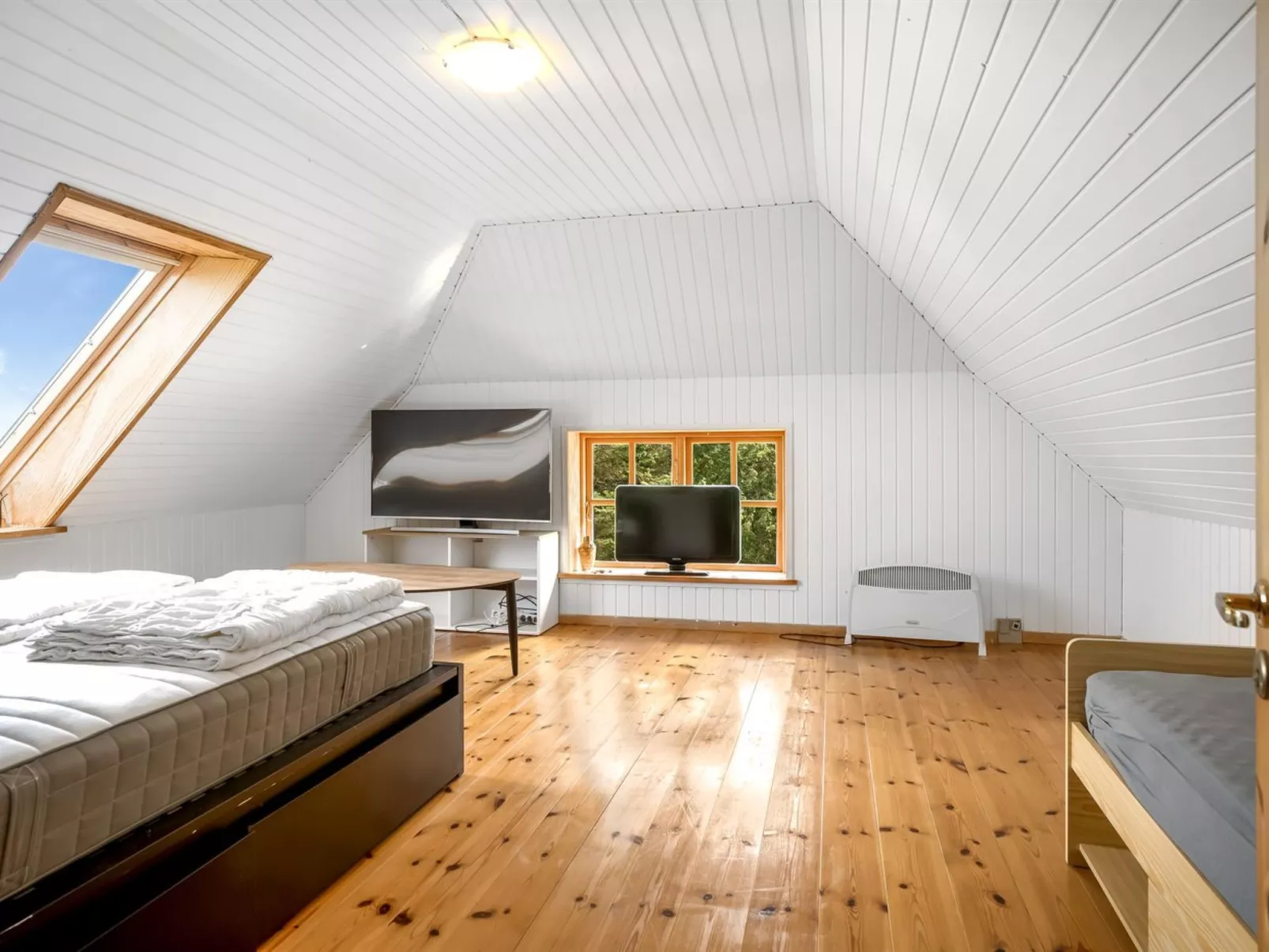 "Agrippa" - 30m to the fjord-Binnen