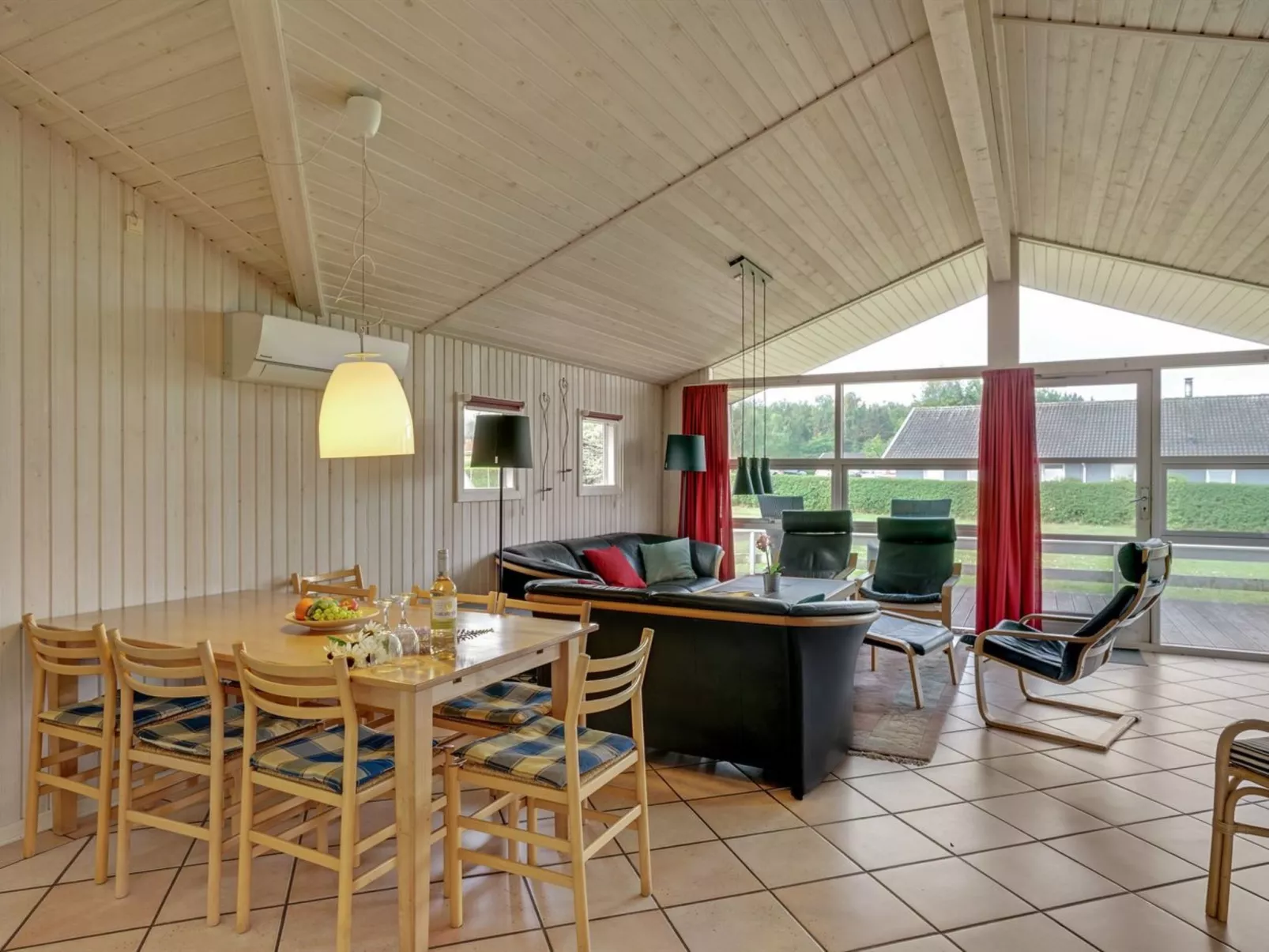 "Folke" - 250m from the sea-Binnen