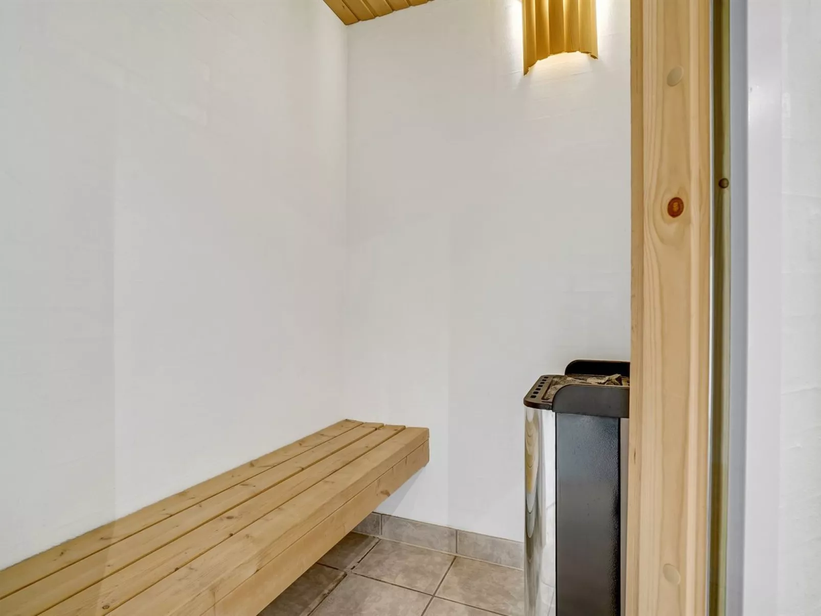 "Harri" - 850m from the sea-Binnen