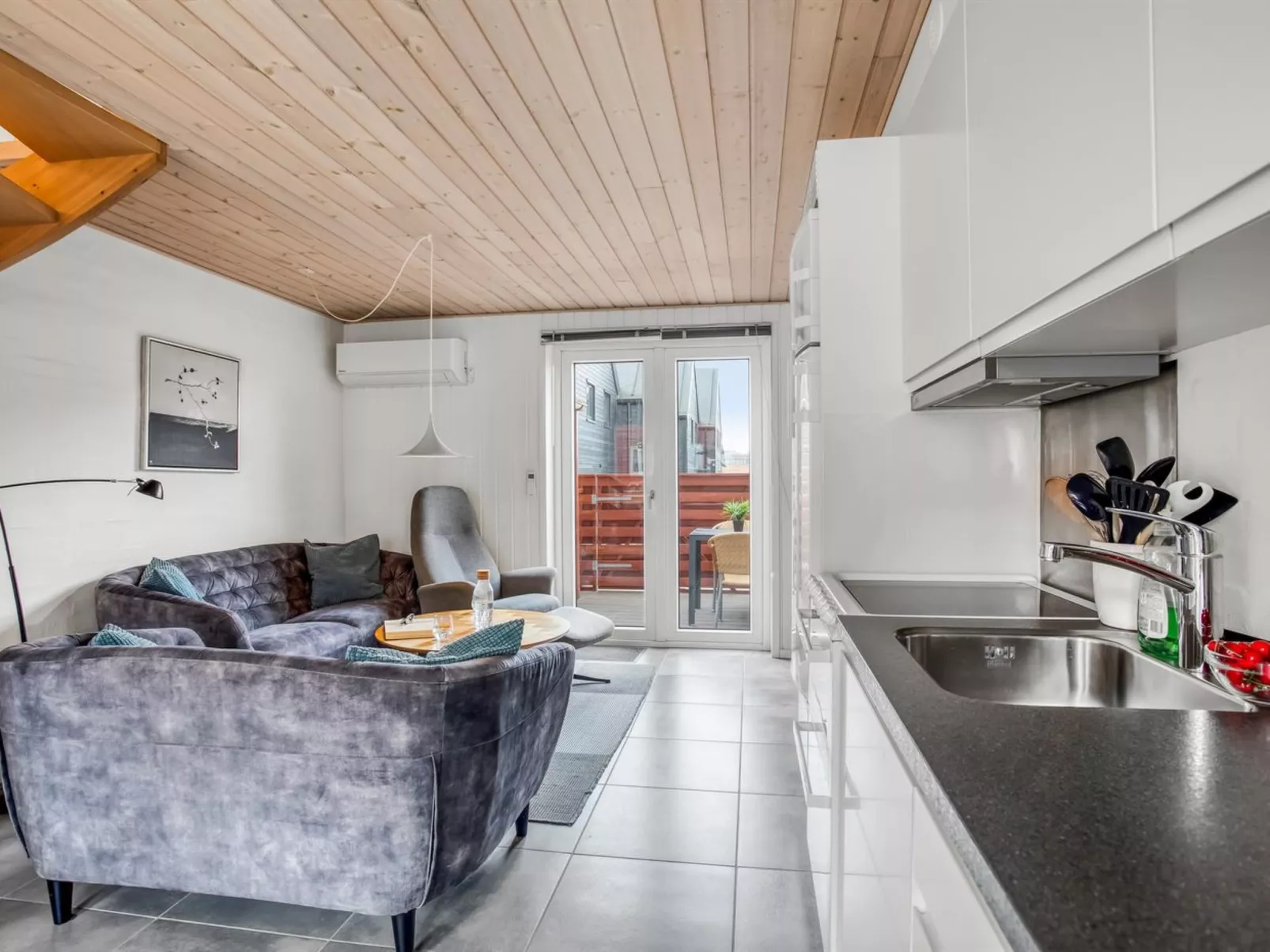 "Alissa" - 400m from the sea-Binnen