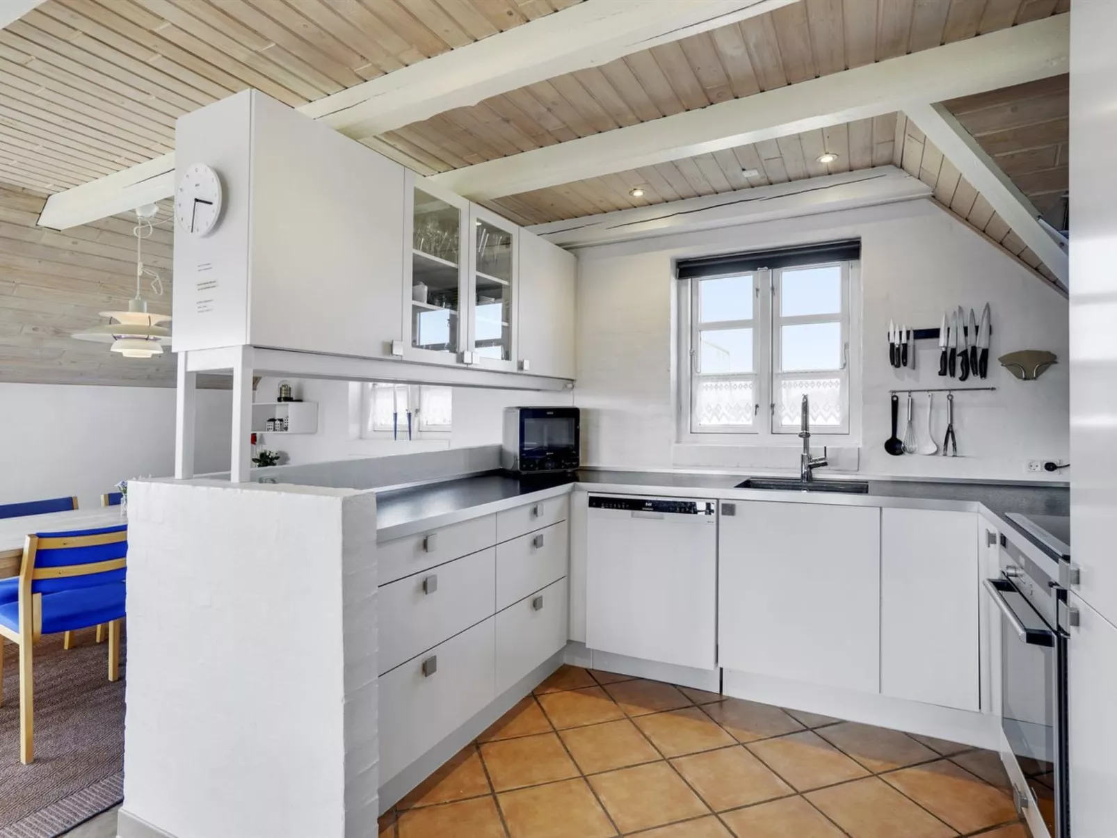 "Lavina" - 950m from the sea-Binnen