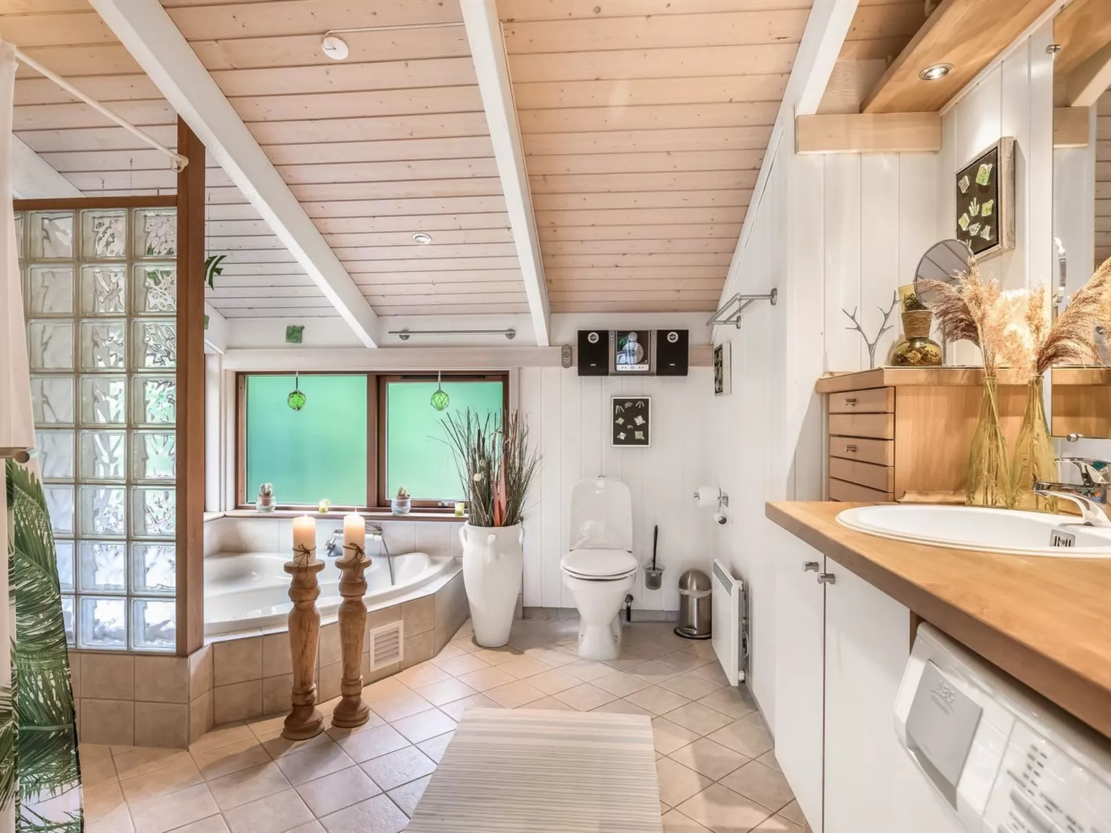 "Leevi" - 150m from the sea-Binnen