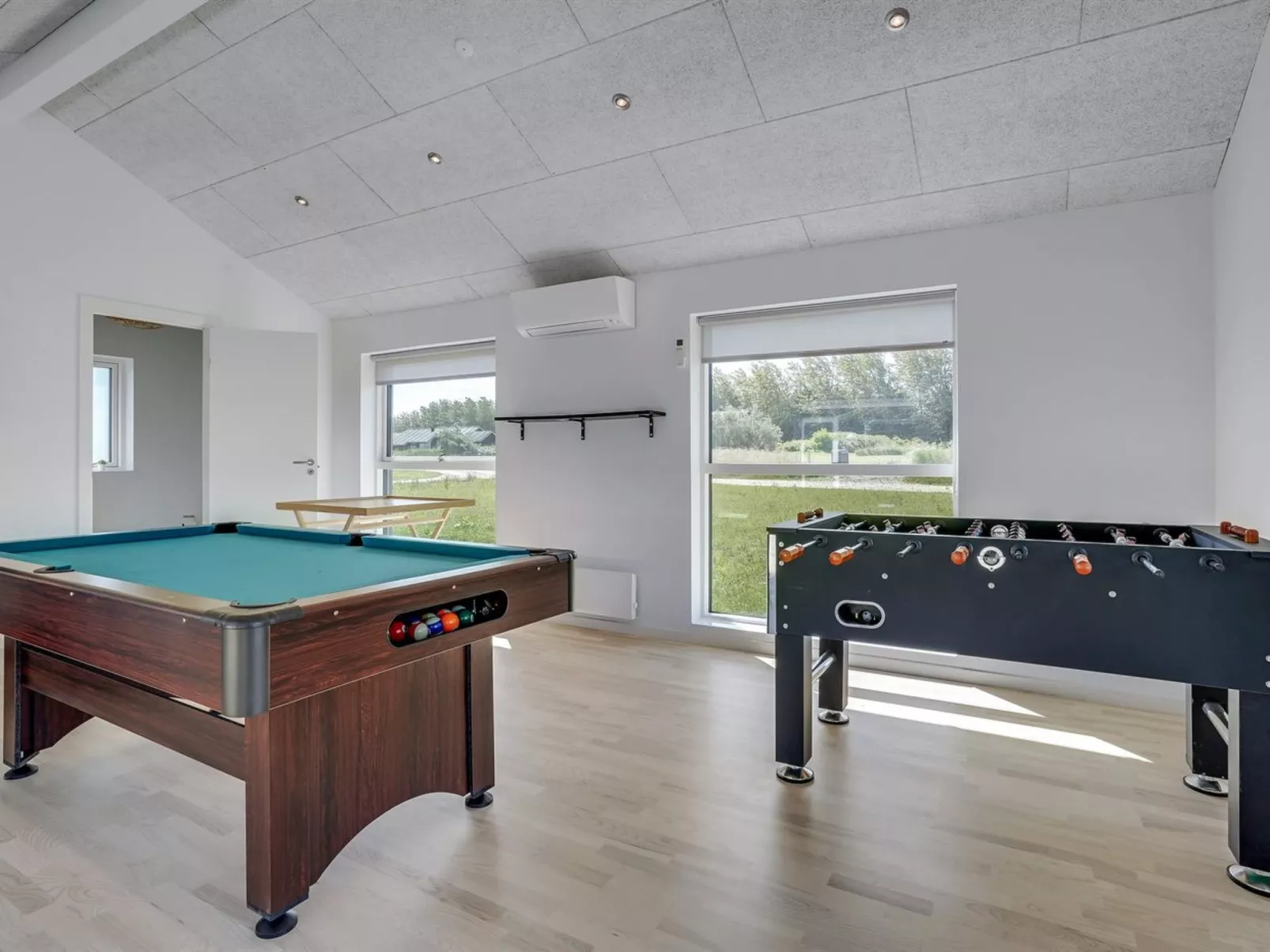 "Tatiane" - 1.5km from the sea-Binnen