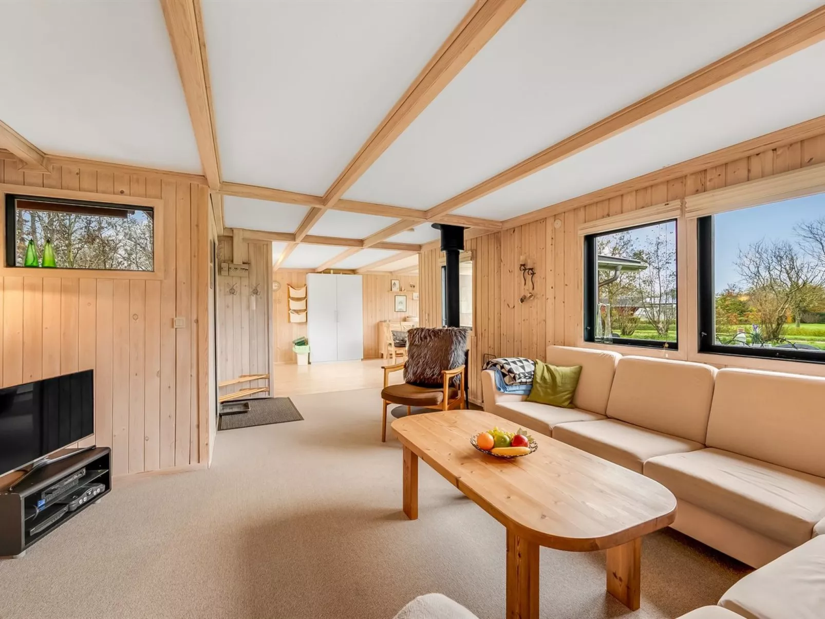 "Scarlet" - 400m to the fjord-Binnen